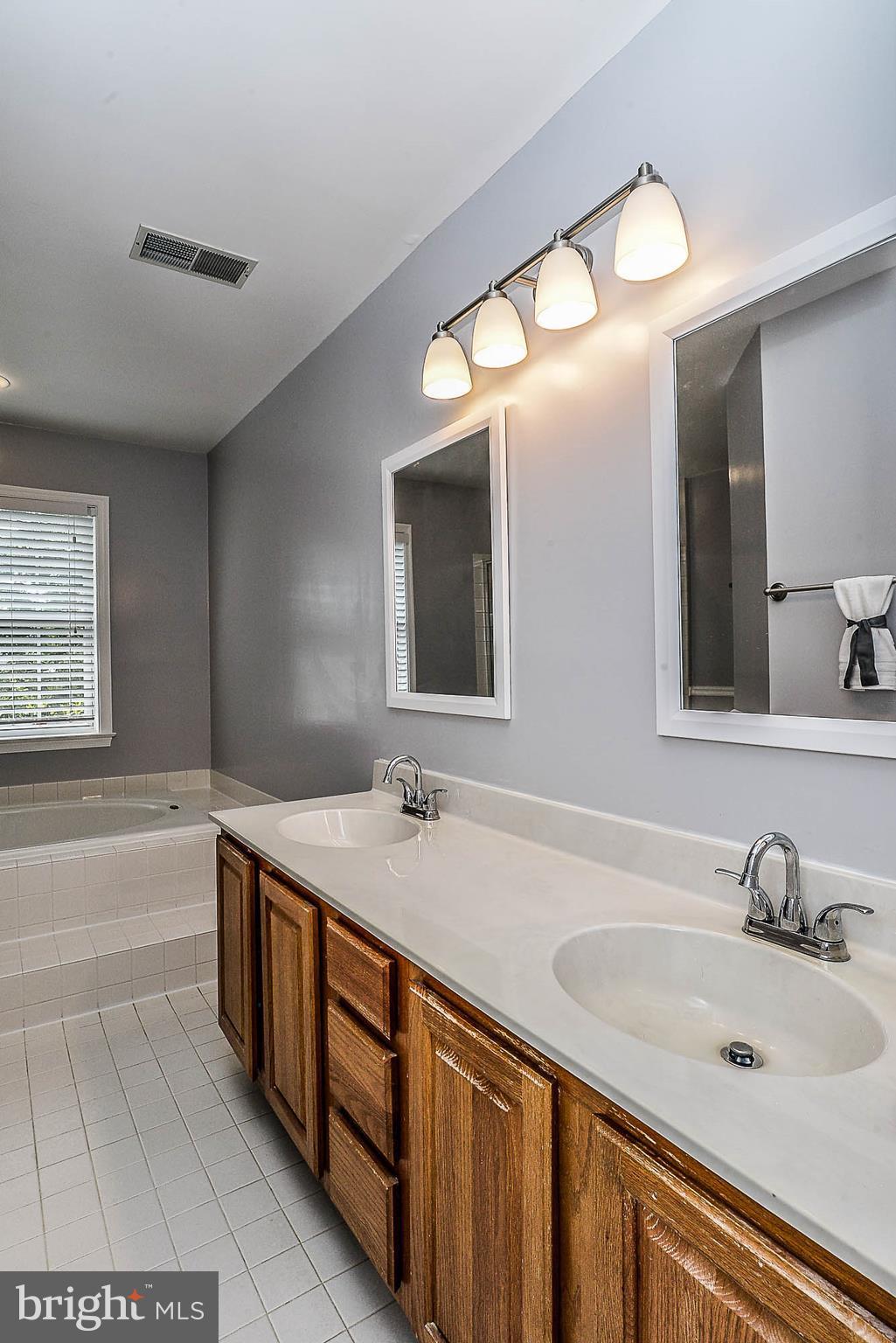 XANADU ESTATES - Residential