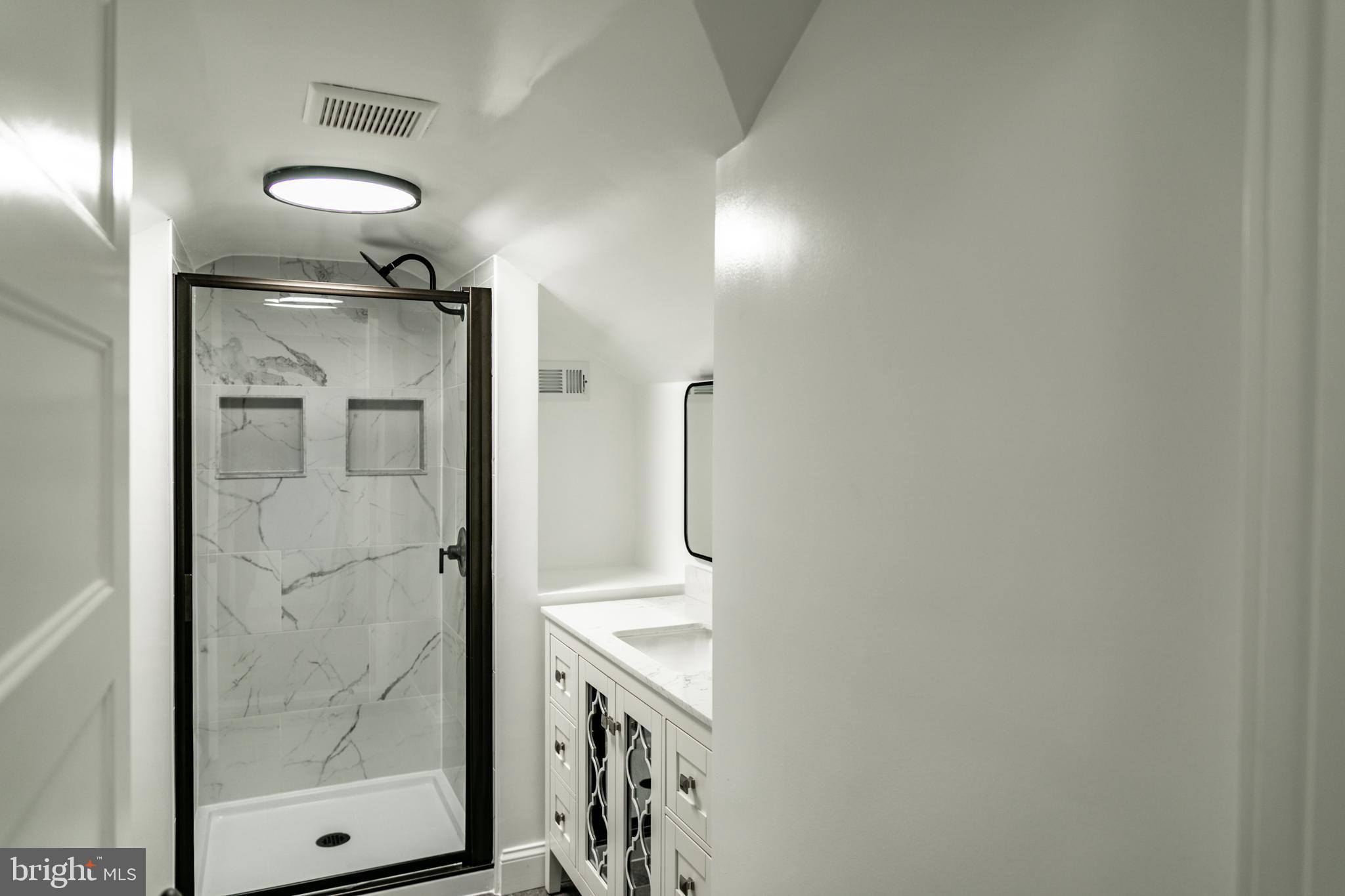 MOUNT RAINIER - Residential