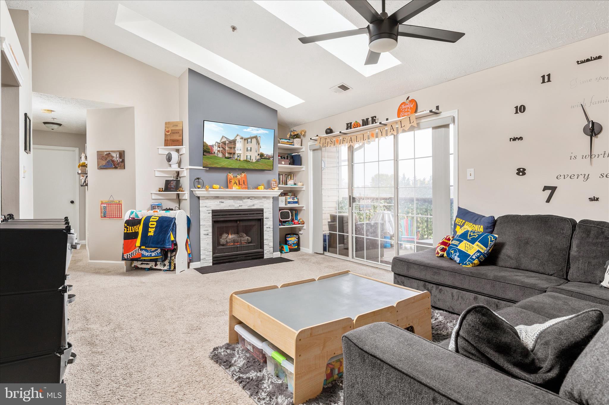 PARKVIEW CONDOMINIUMS - Residential