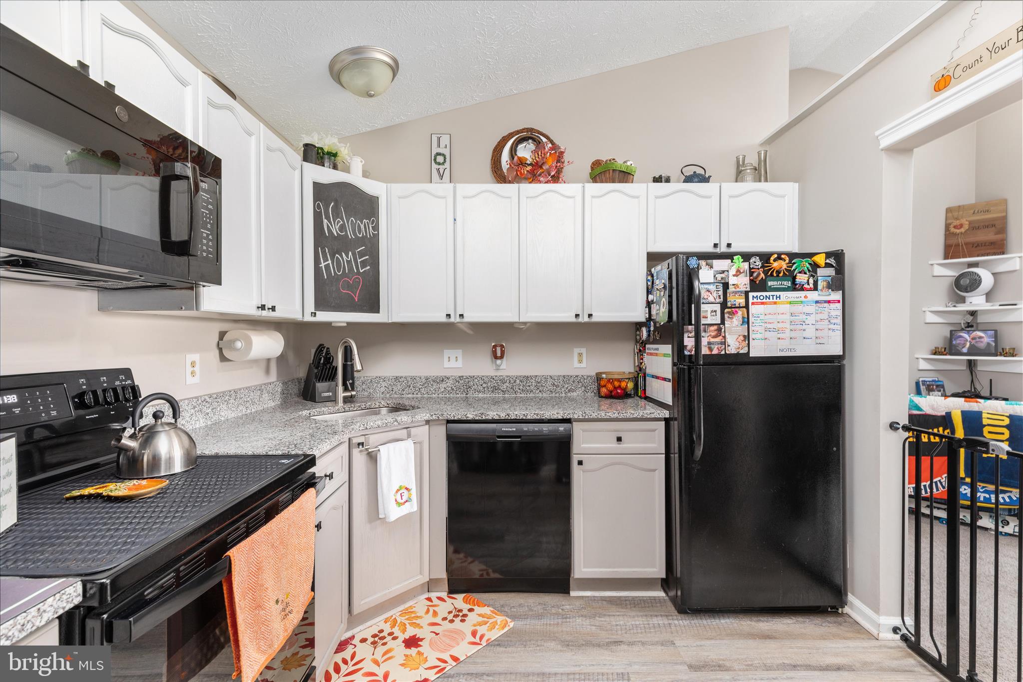 PARKVIEW CONDOMINIUMS - Residential