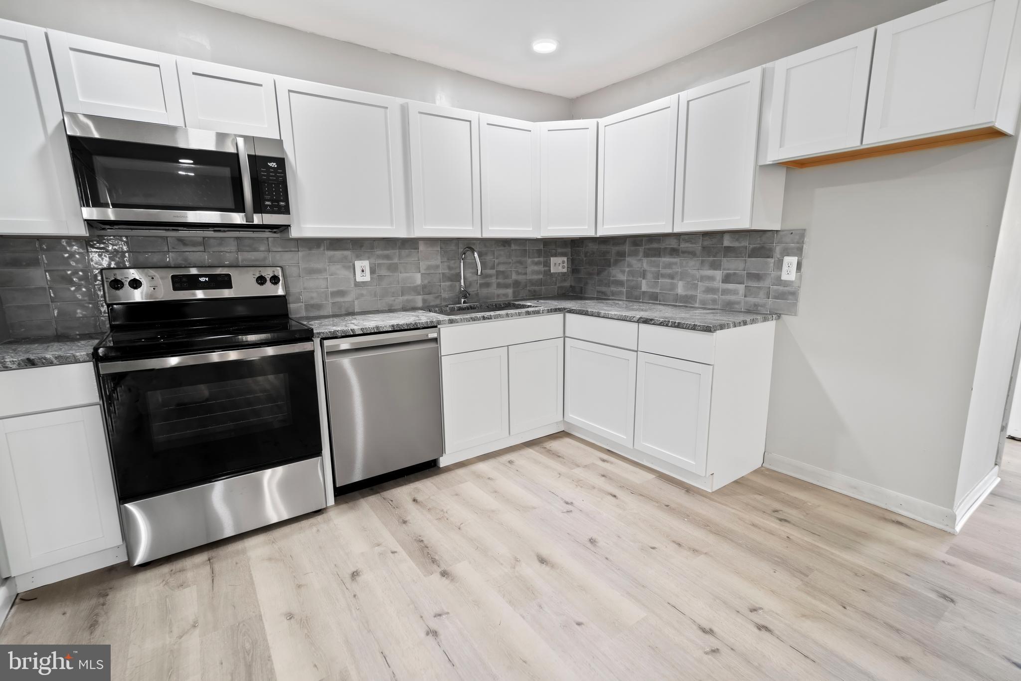 HARFORD SQUARE - Residential Lease