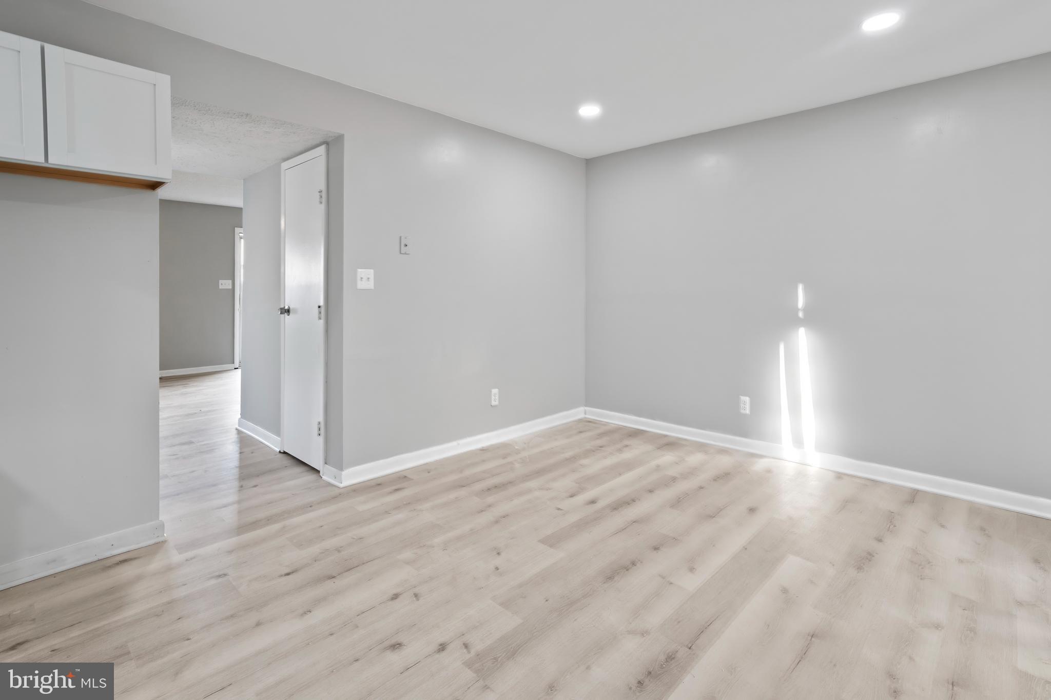 HARFORD SQUARE - Residential Lease