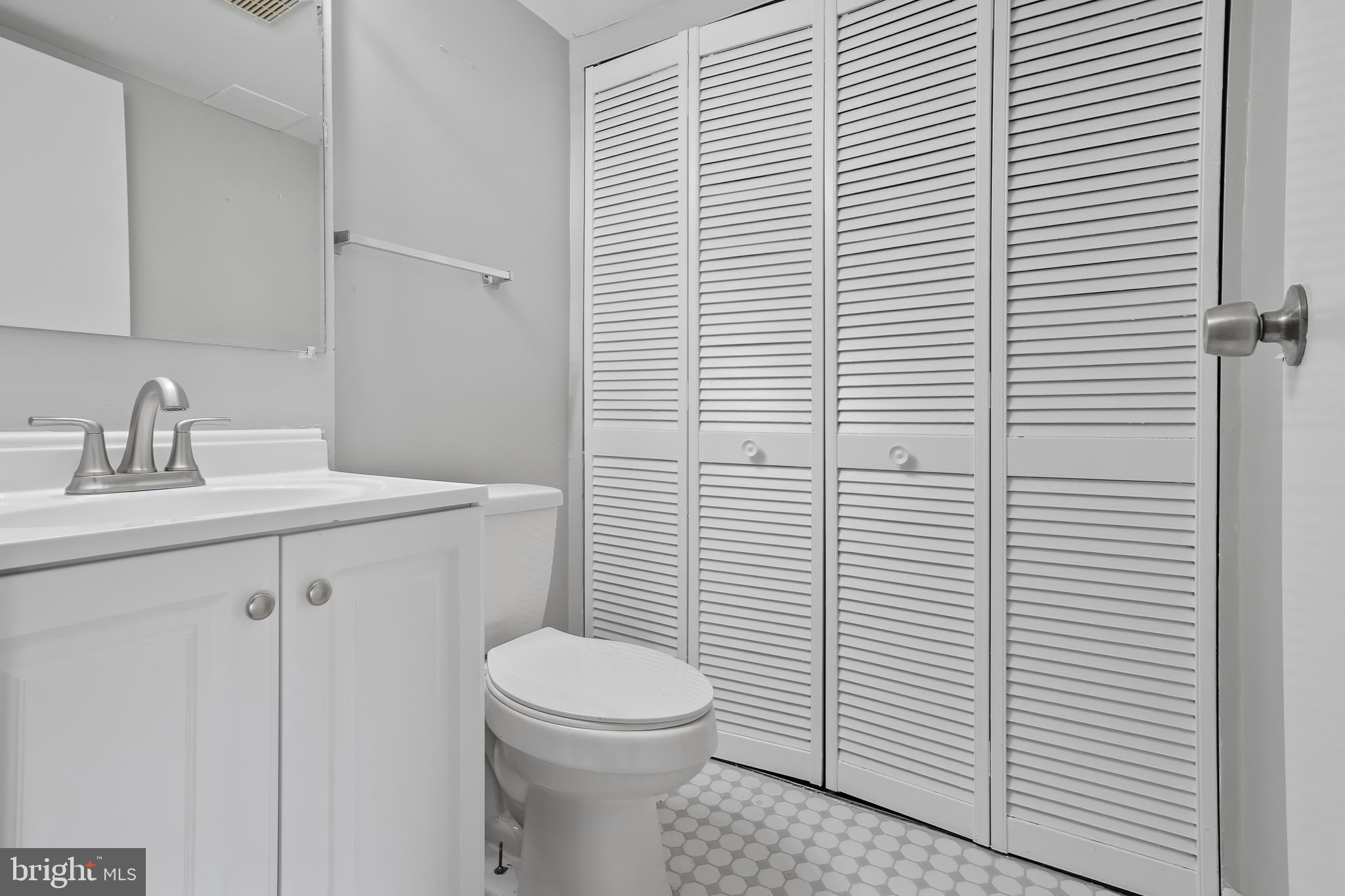 HARFORD SQUARE - Residential Lease