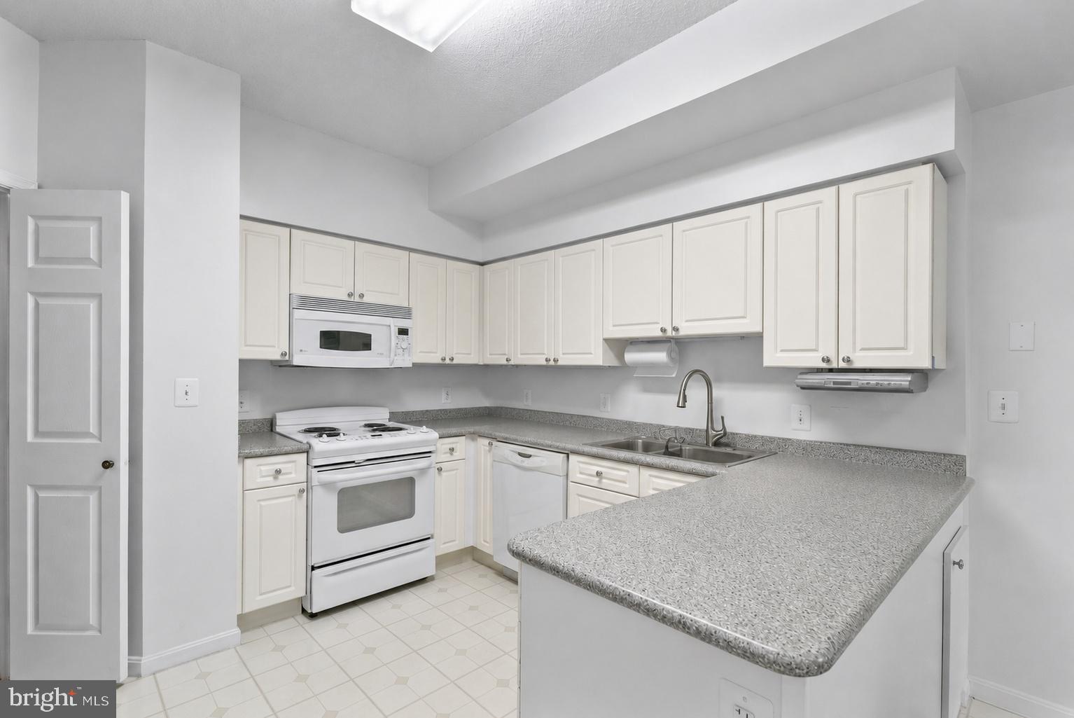 2901 S LEISURE WORLD BOULEVARD 401