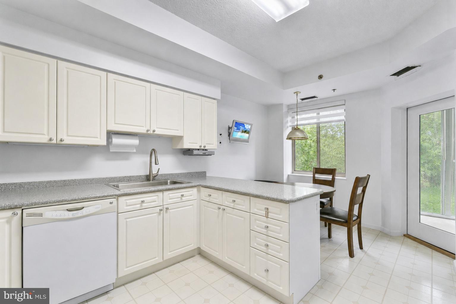 2901 S LEISURE WORLD BOULEVARD 401