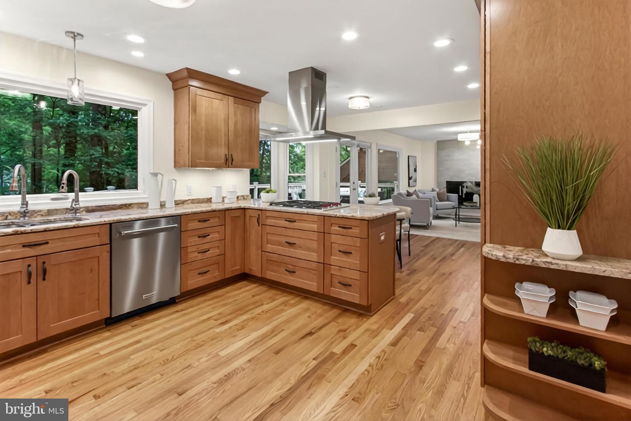 RESTON - Residential