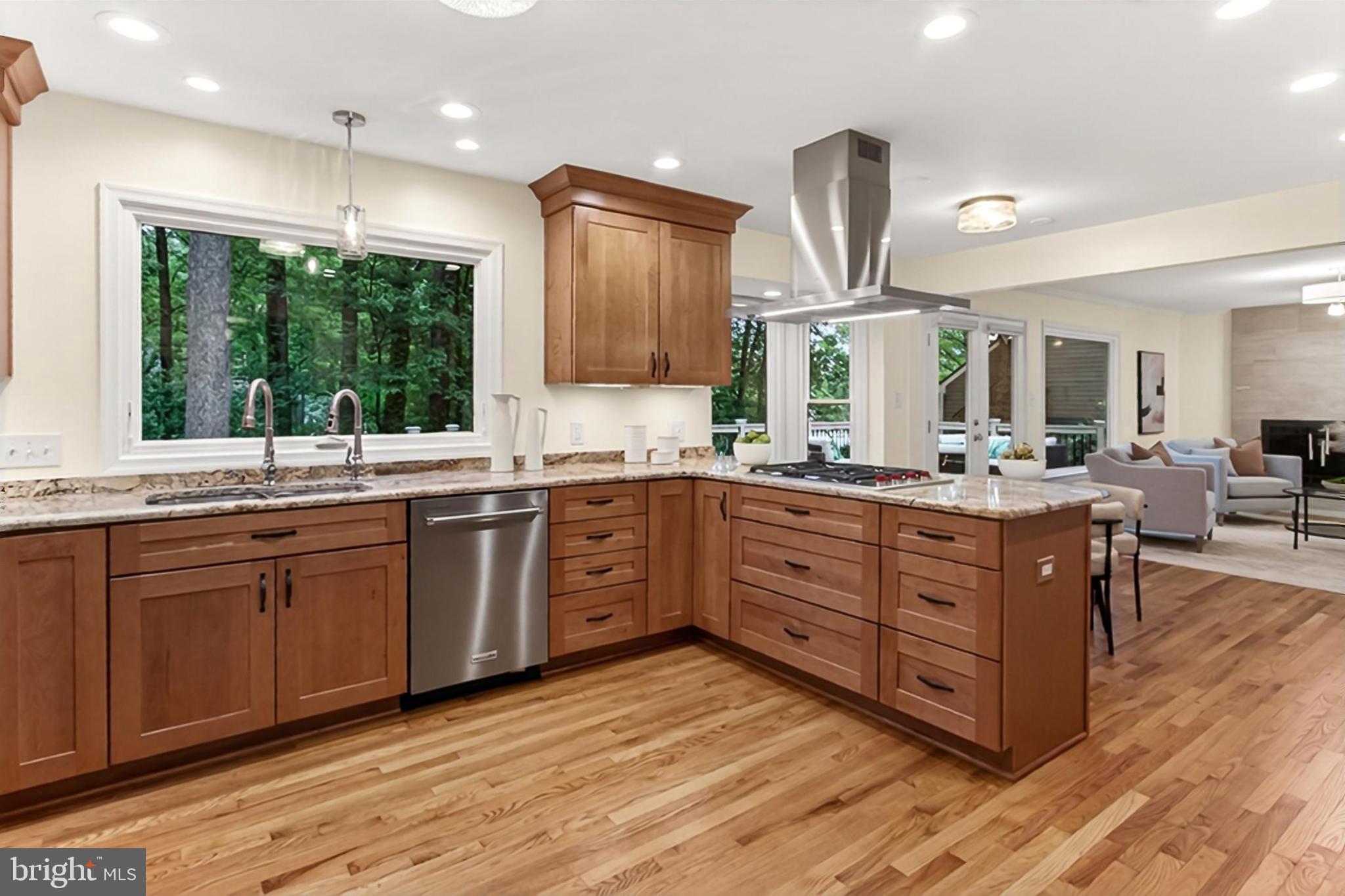 RESTON - Residential