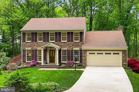 Photo of 1563 Harpers Cove Lane, RESTON, VA 20194 (MLS # VAFX2303874)
