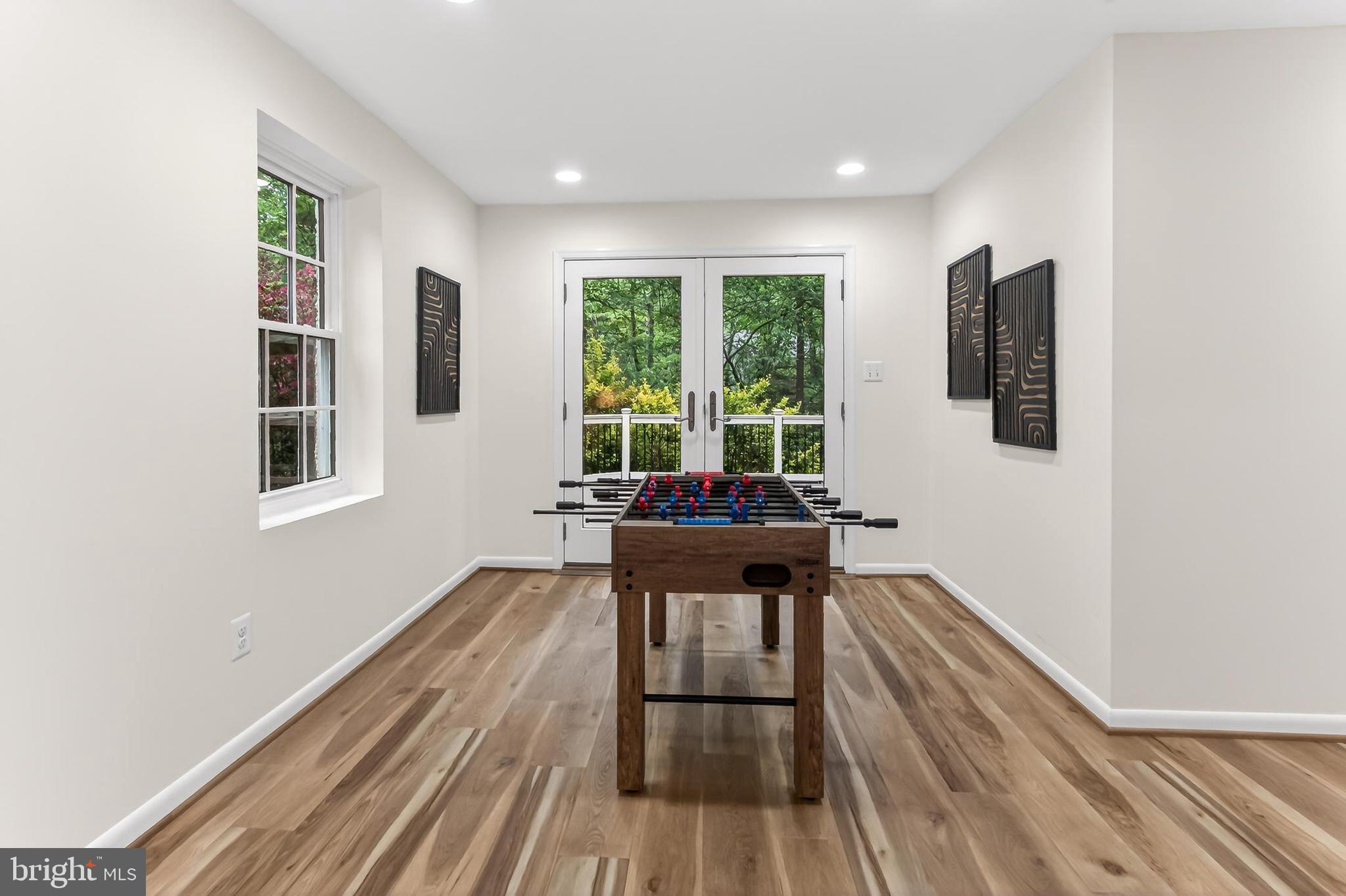 RESTON - Residential