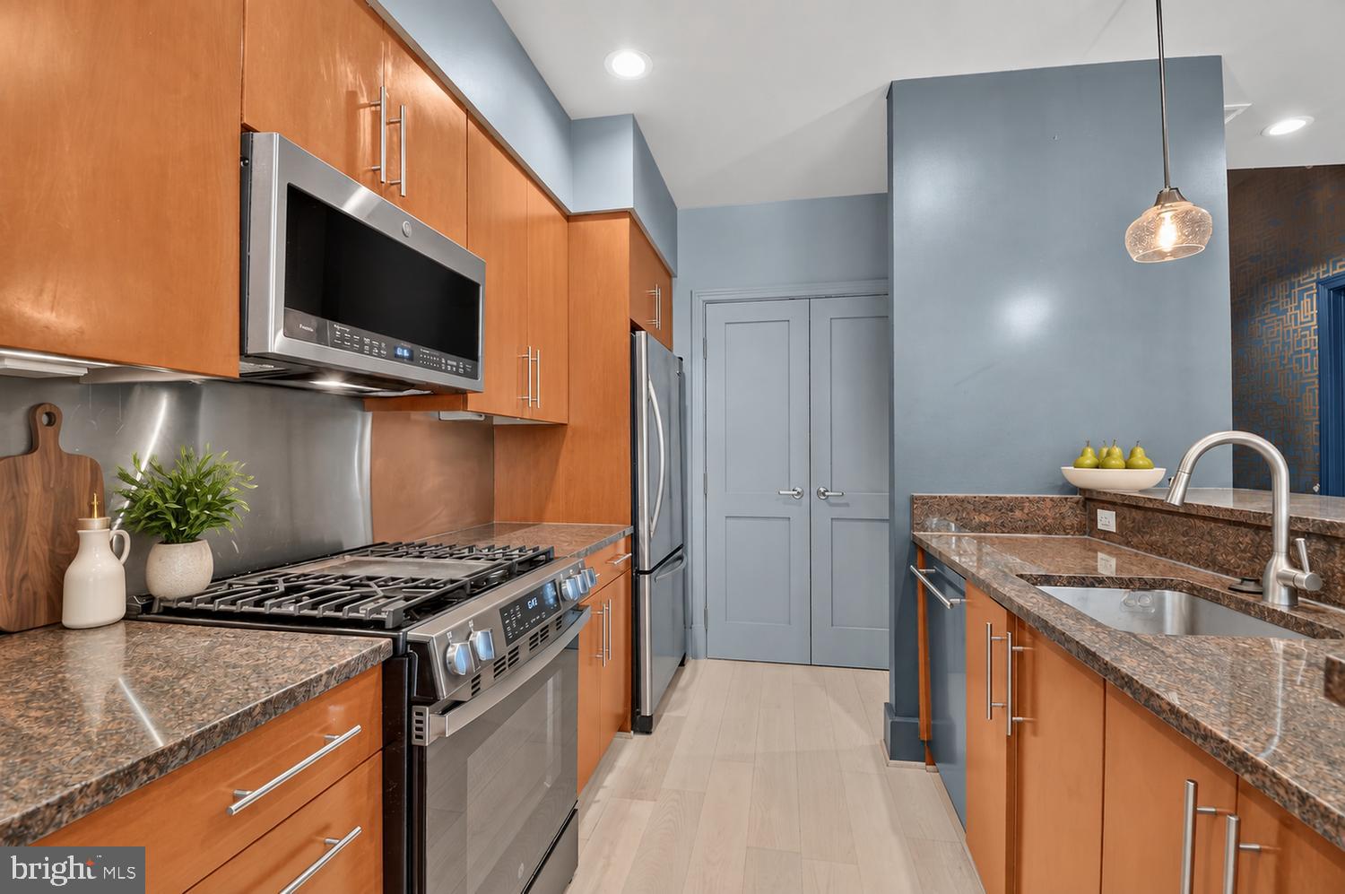 2100 11TH STREET NW 102