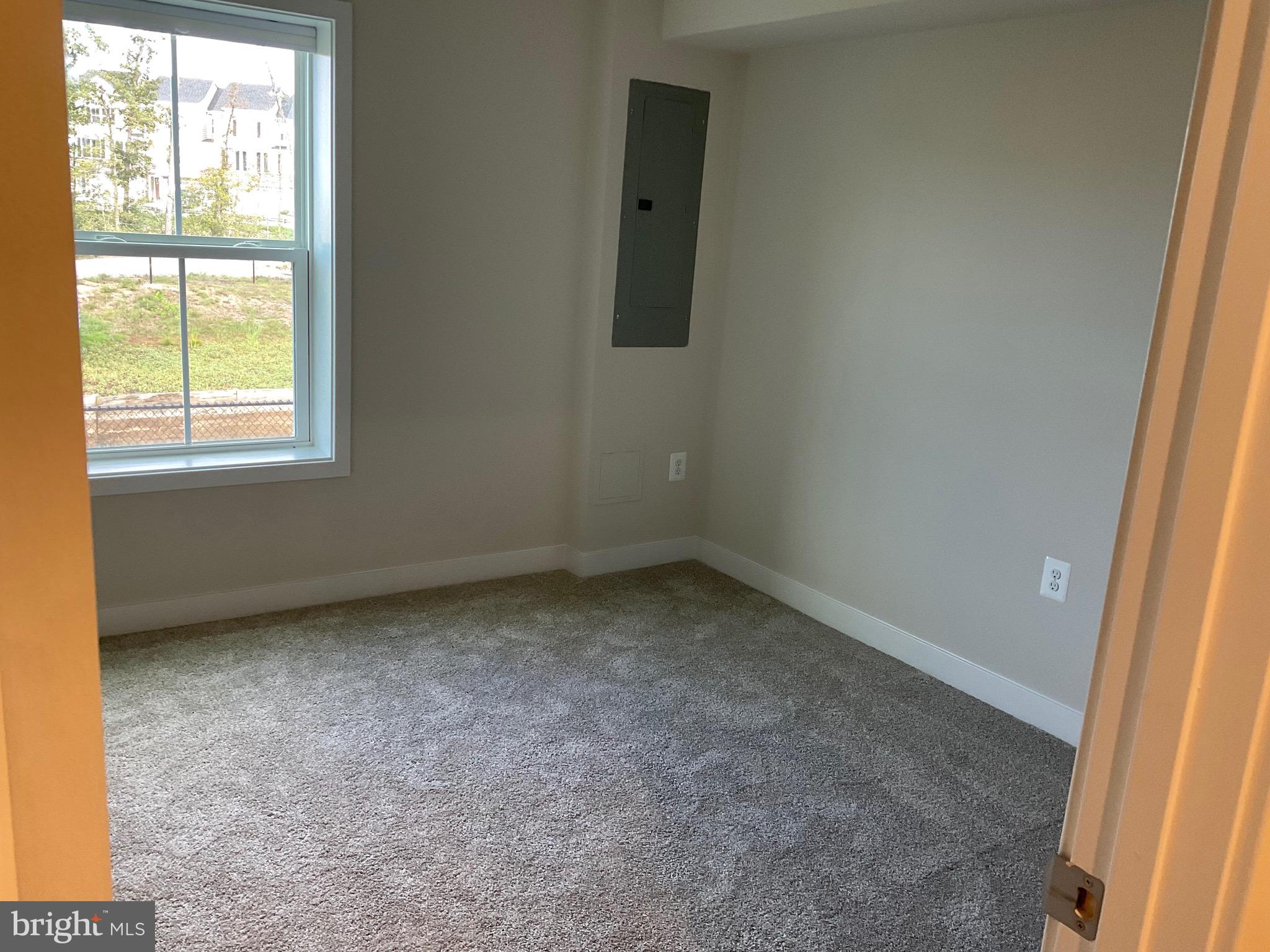 ALEXANDER'S CROSSING - Residential Lease