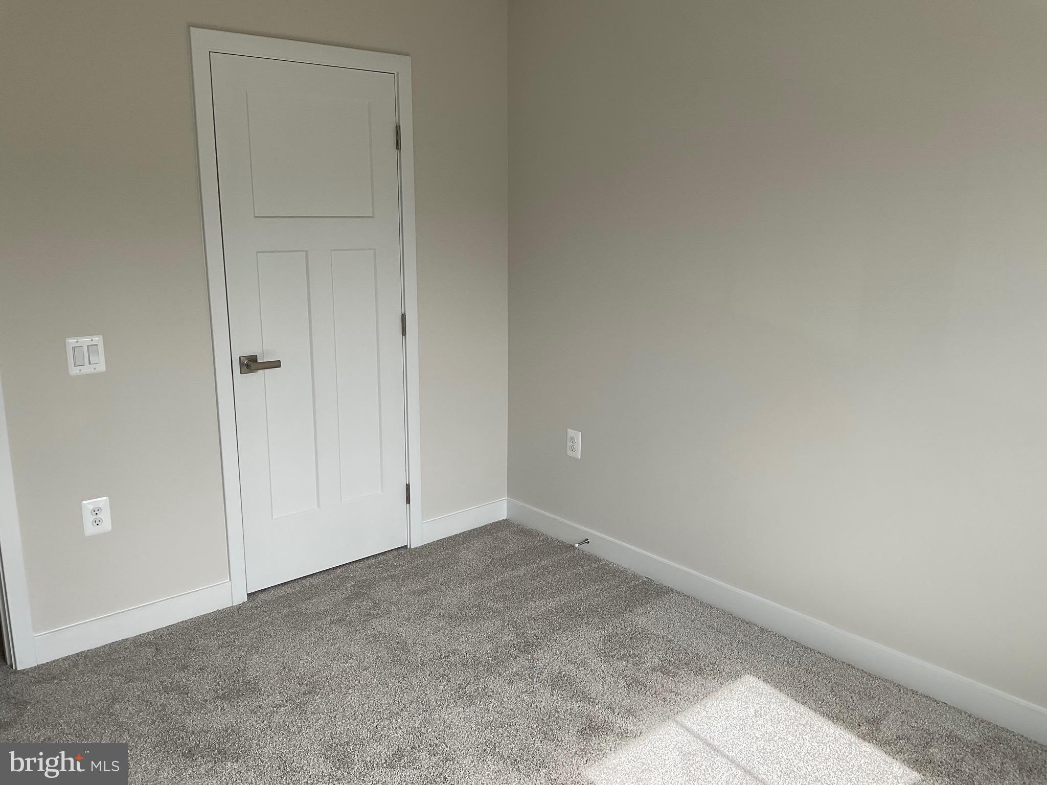 ALEXANDER'S CROSSING - Residential Lease