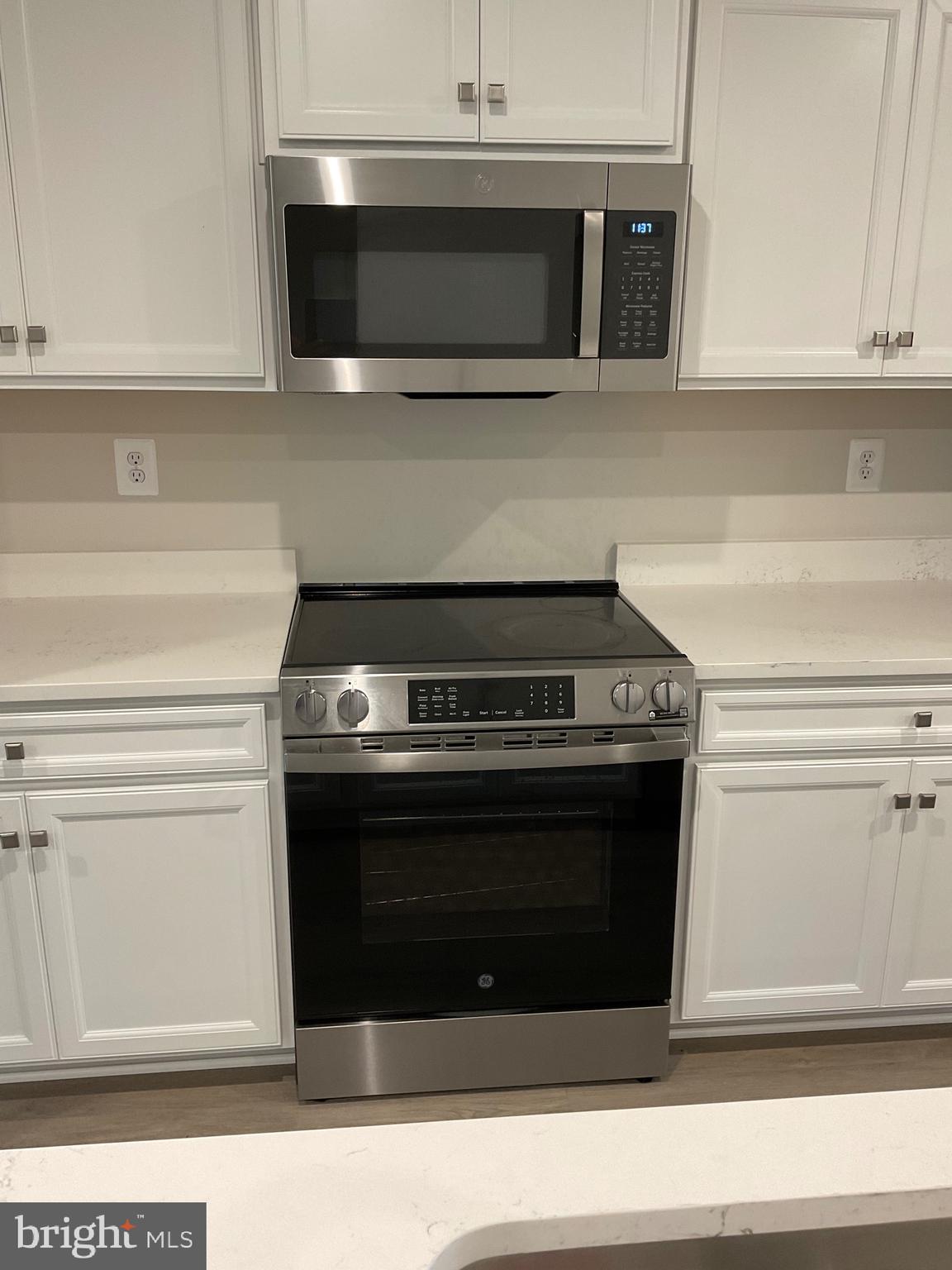 ALEXANDER'S CROSSING - Residential Lease