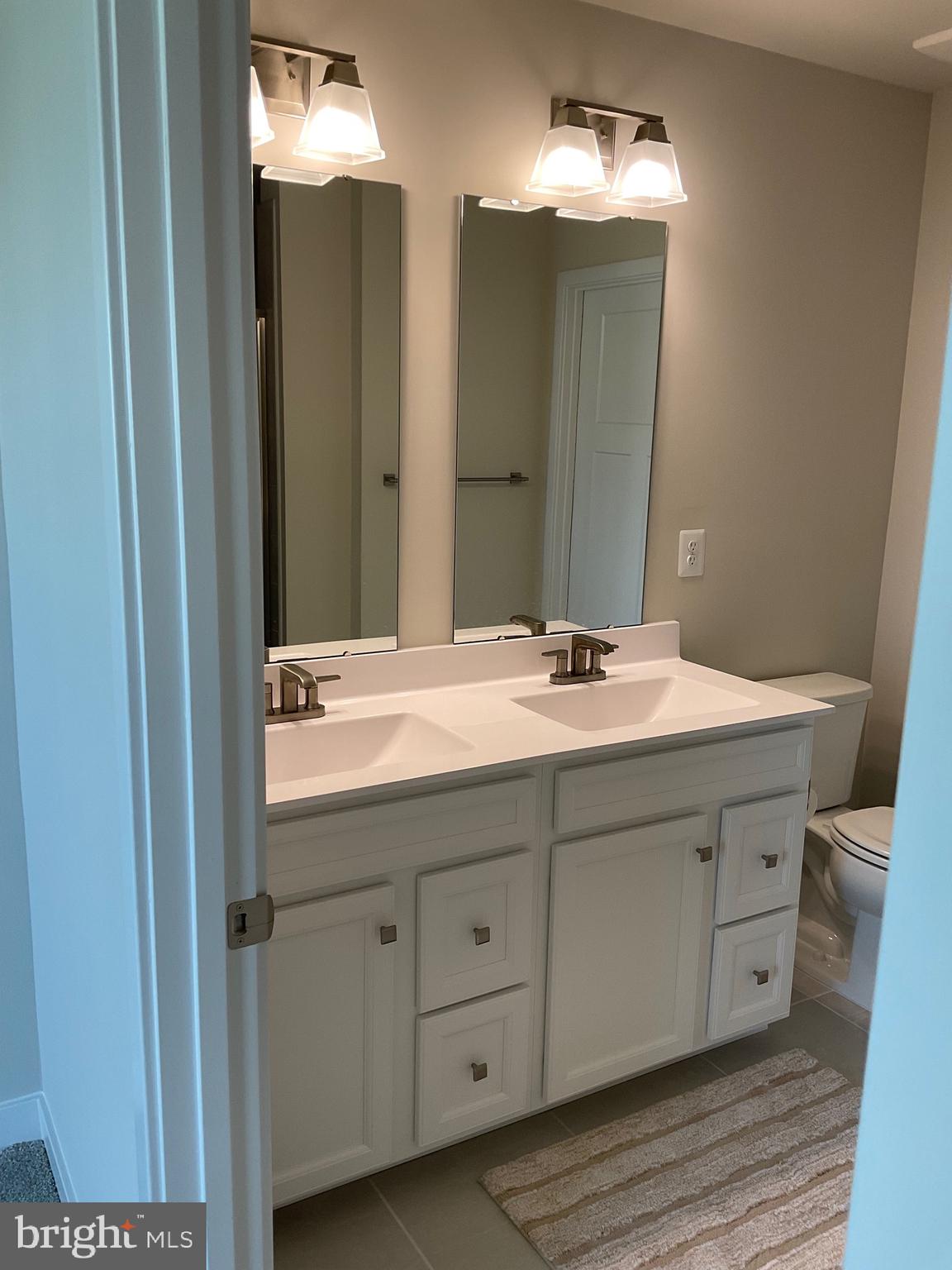 ALEXANDER'S CROSSING - Residential Lease