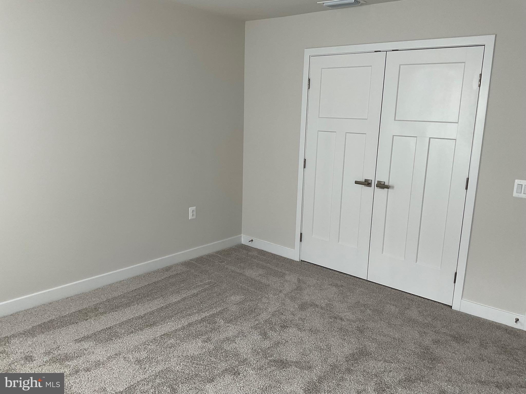 ALEXANDER'S CROSSING - Residential Lease