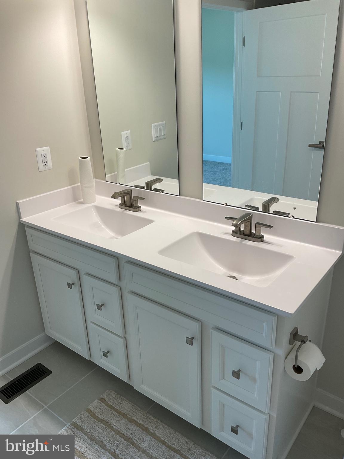 ALEXANDER'S CROSSING - Residential Lease