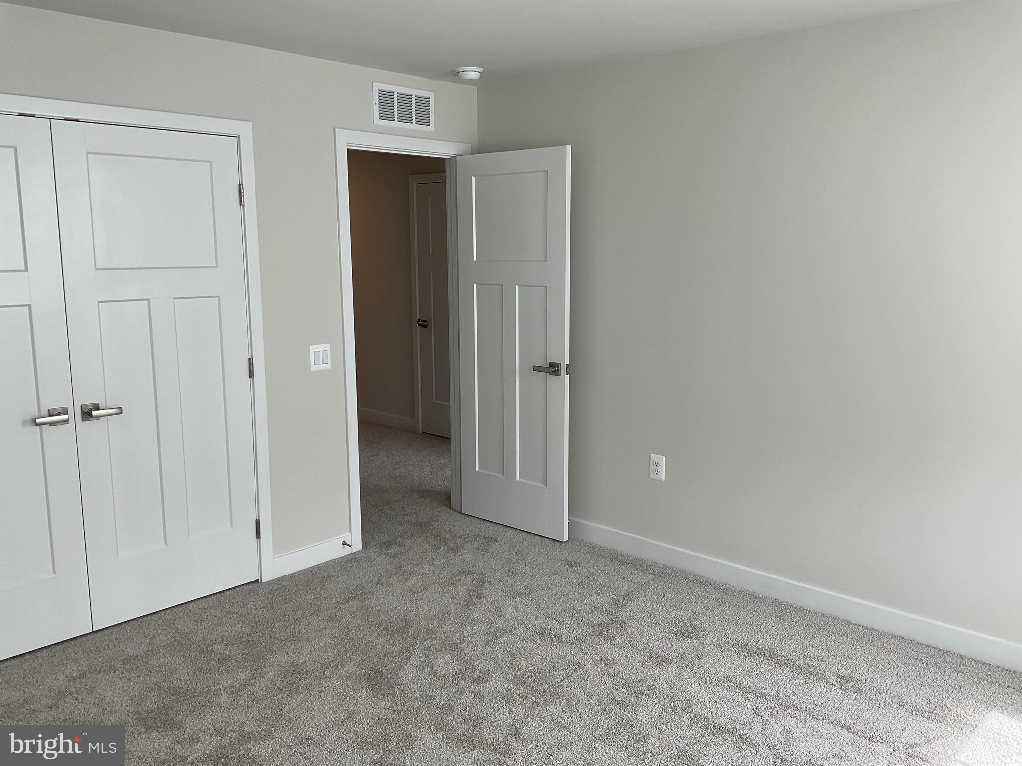 ALEXANDER'S CROSSING - Residential Lease