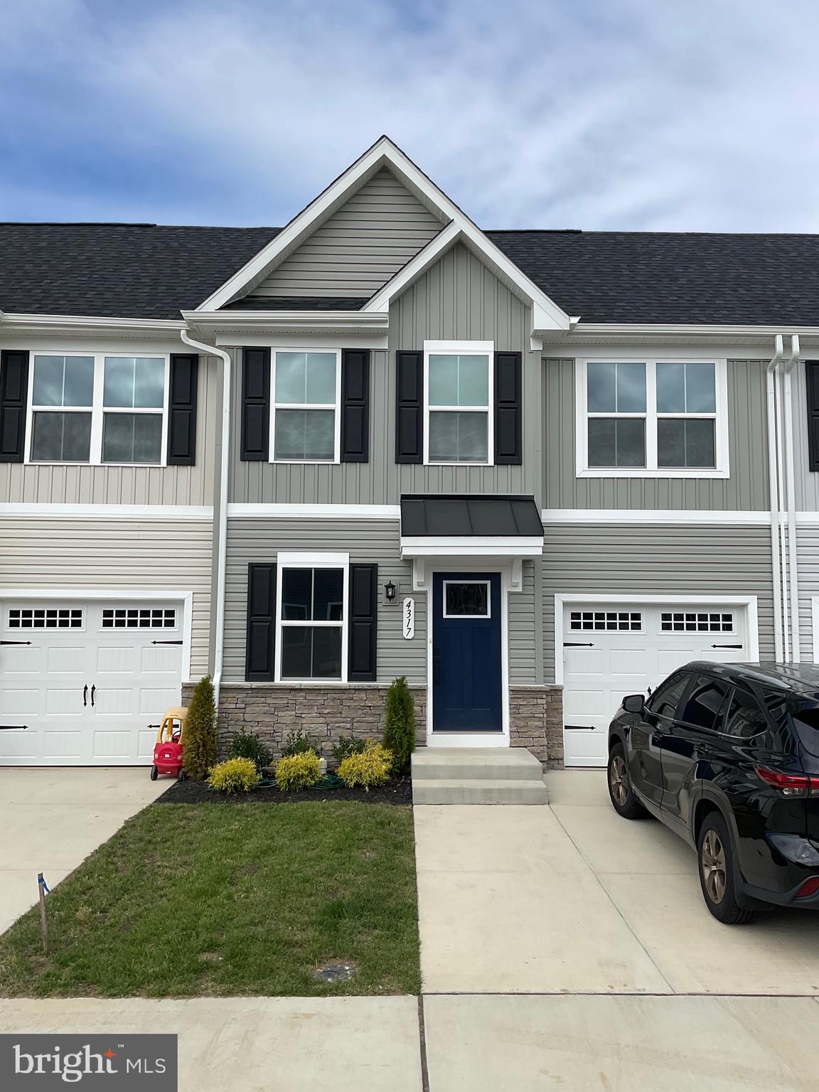 ALEXANDER'S CROSSING - Residential Lease