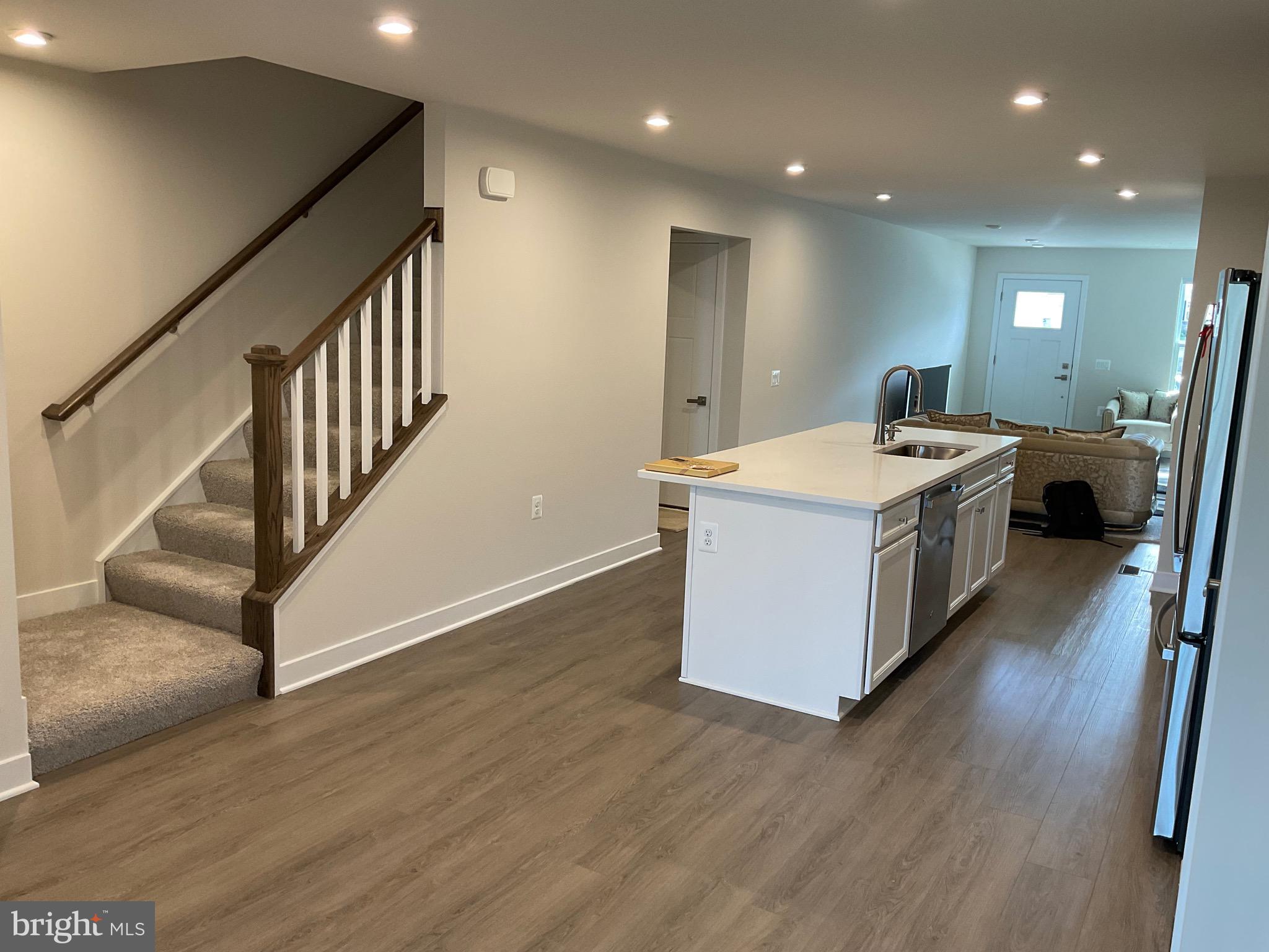 ALEXANDER'S CROSSING - Residential Lease