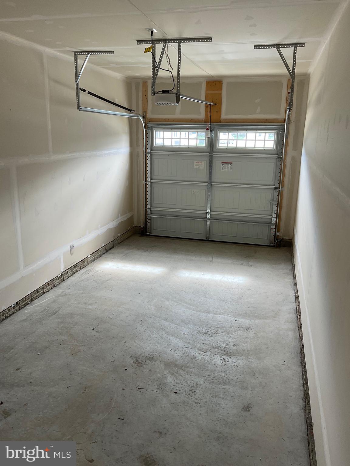 ALEXANDER'S CROSSING - Residential Lease