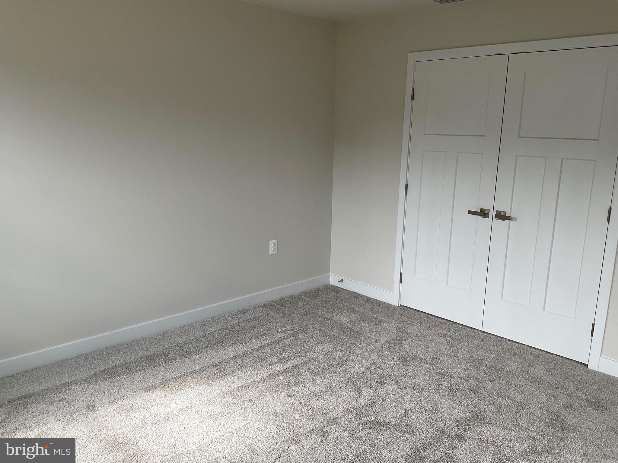 ALEXANDER'S CROSSING - Residential Lease