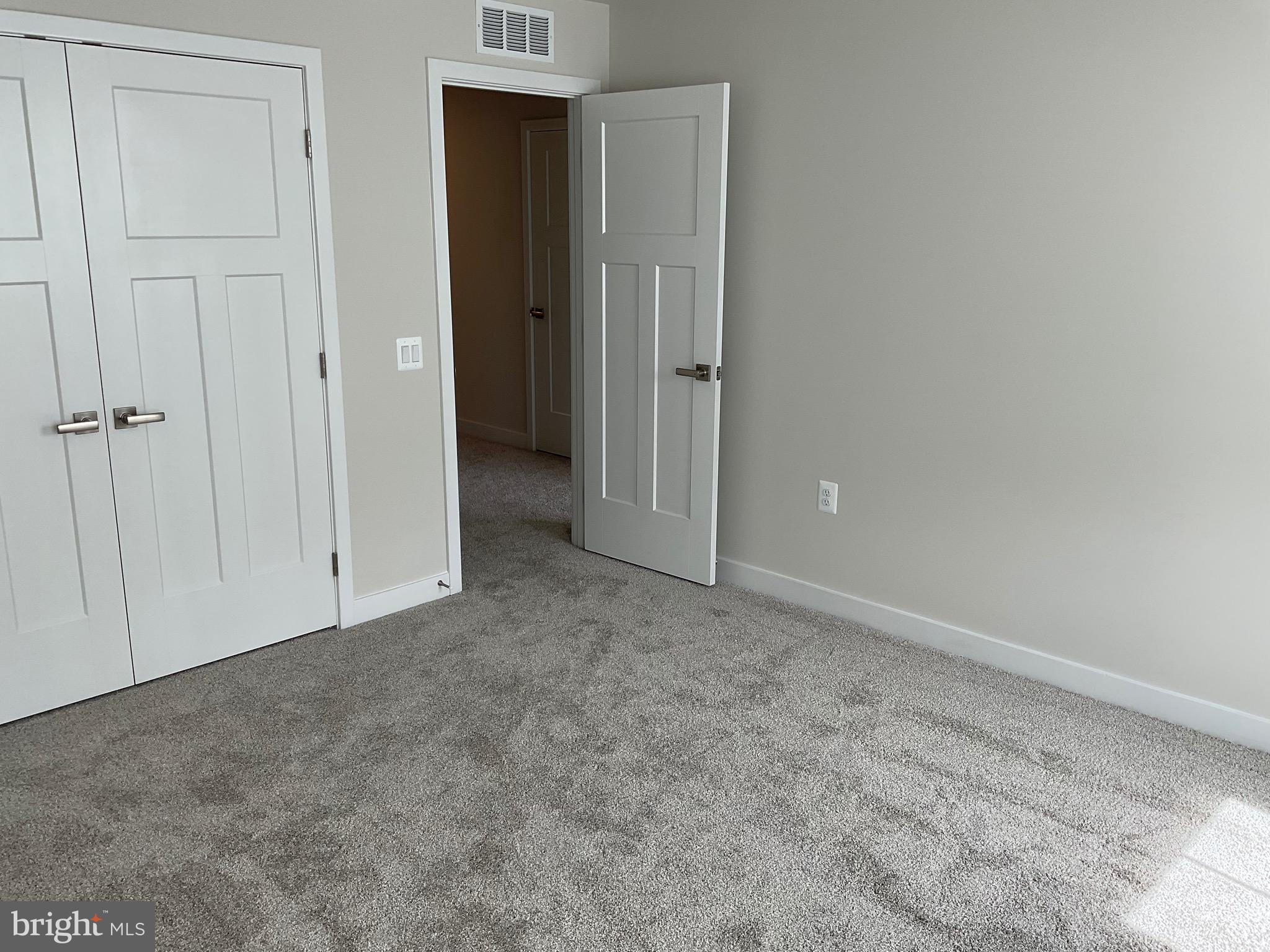 ALEXANDER'S CROSSING - Residential Lease