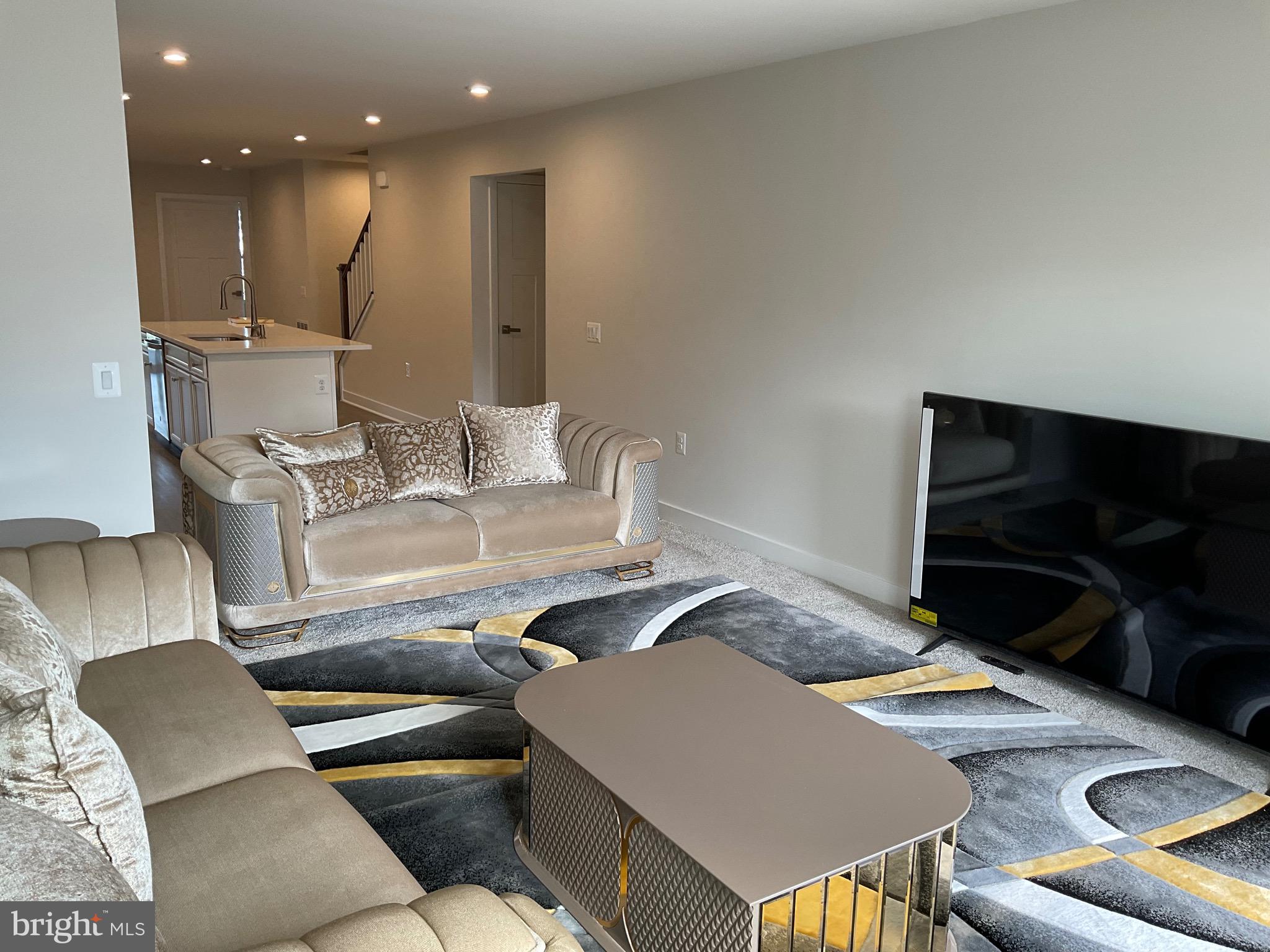 ALEXANDER'S CROSSING - Residential Lease