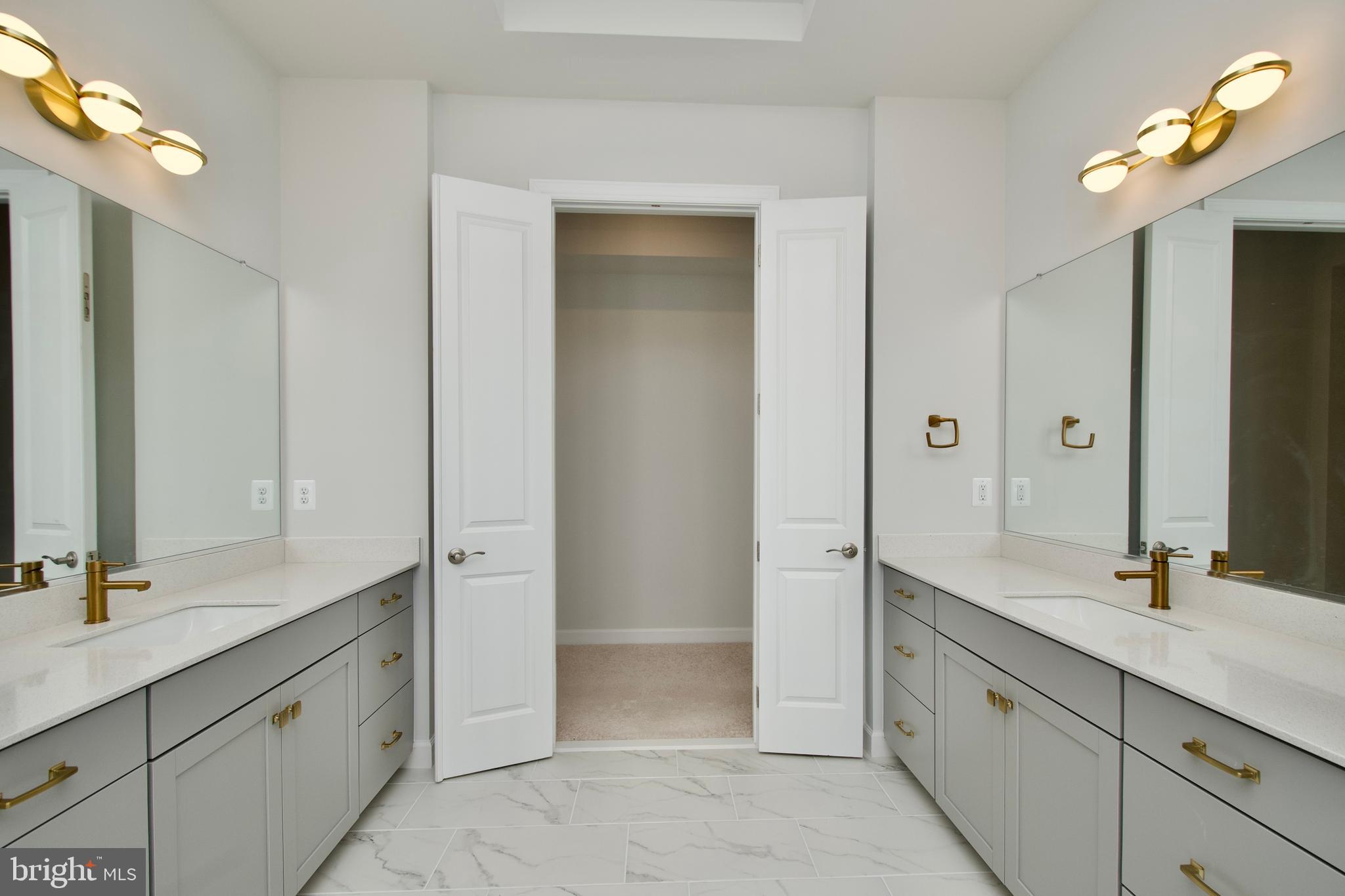 LIBERTY HALL - Residential