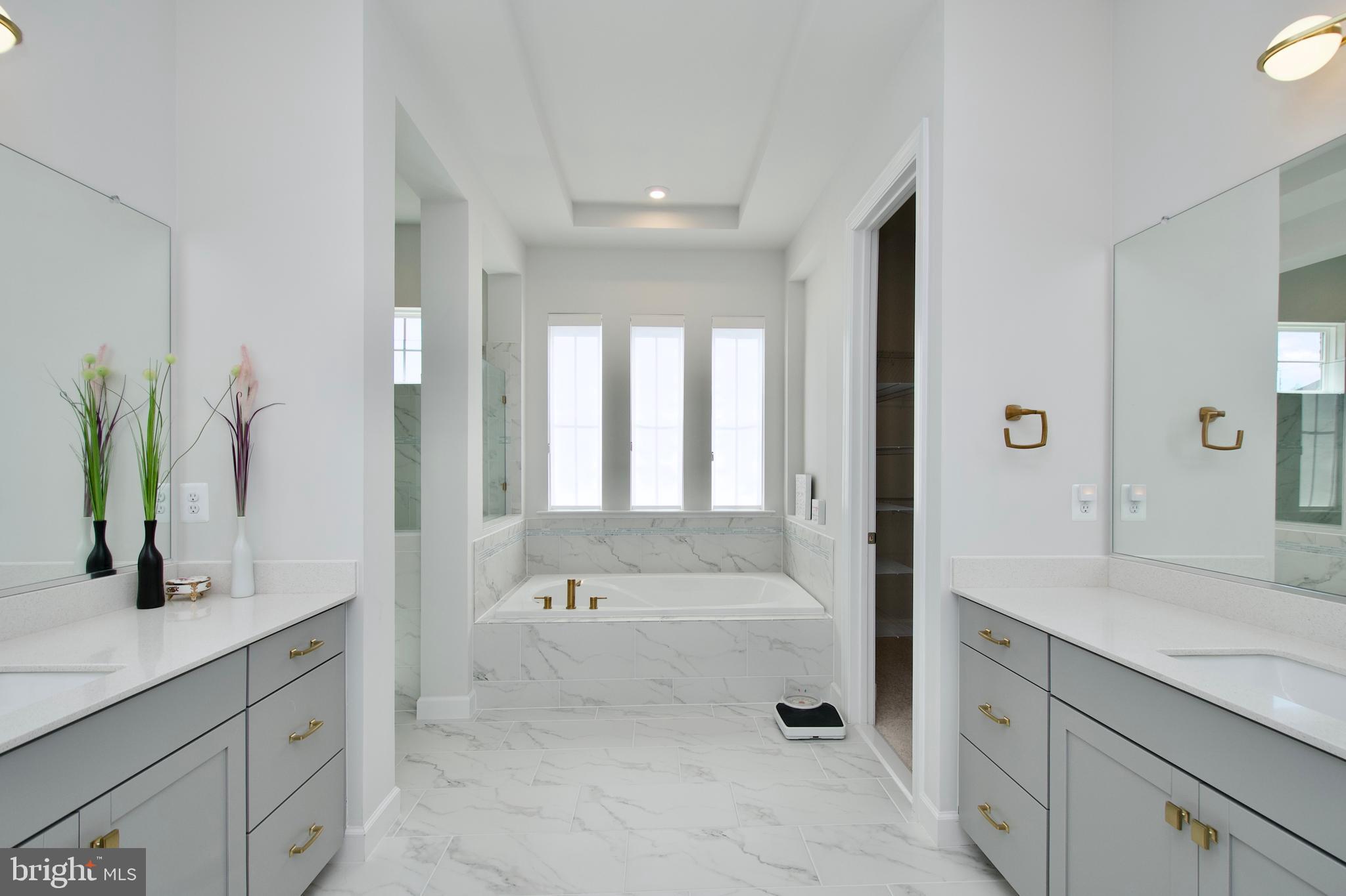 LIBERTY HALL - Residential