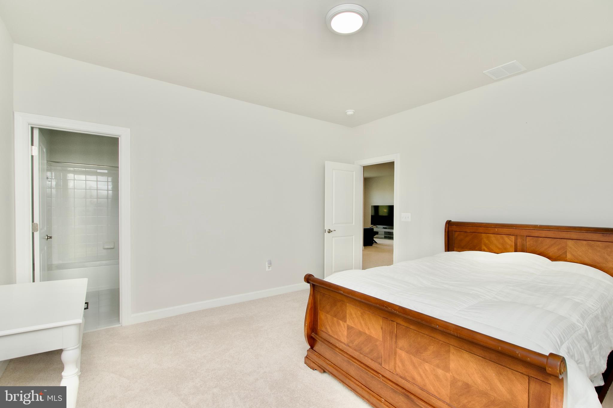 LIBERTY HALL - Residential