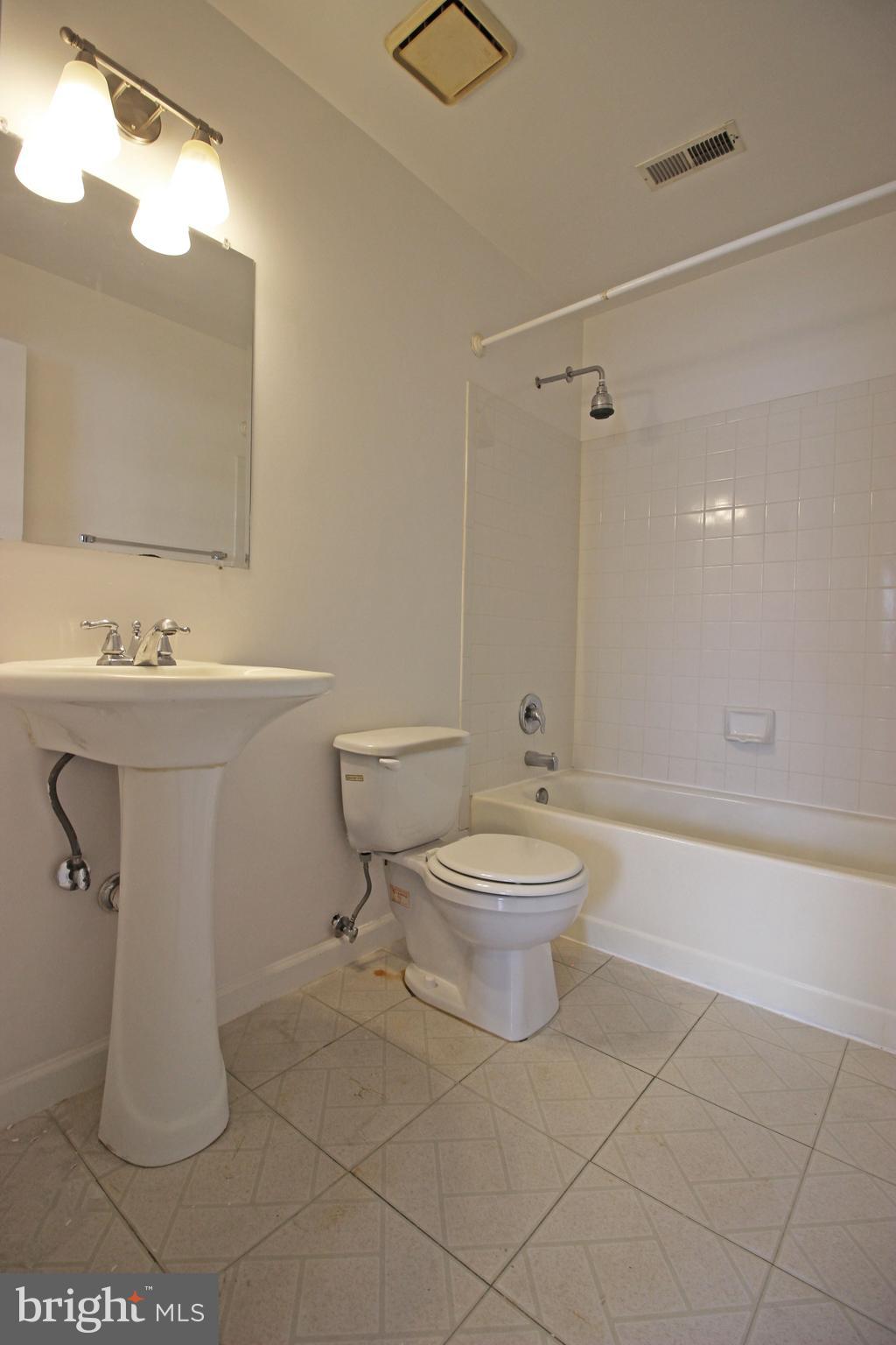 STAFFORD MEADOWS - Residential Lease