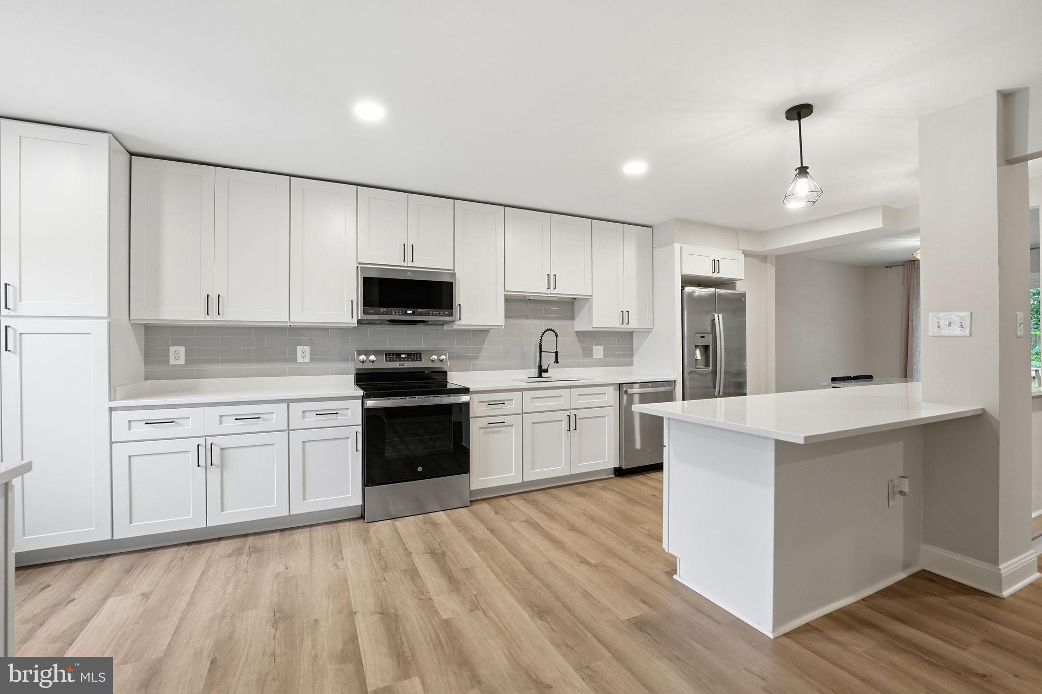 WOODLYNNE COMMUNITY - Residential