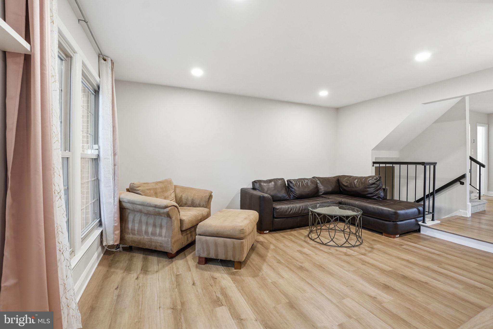WOODLYNNE COMMUNITY - Residential