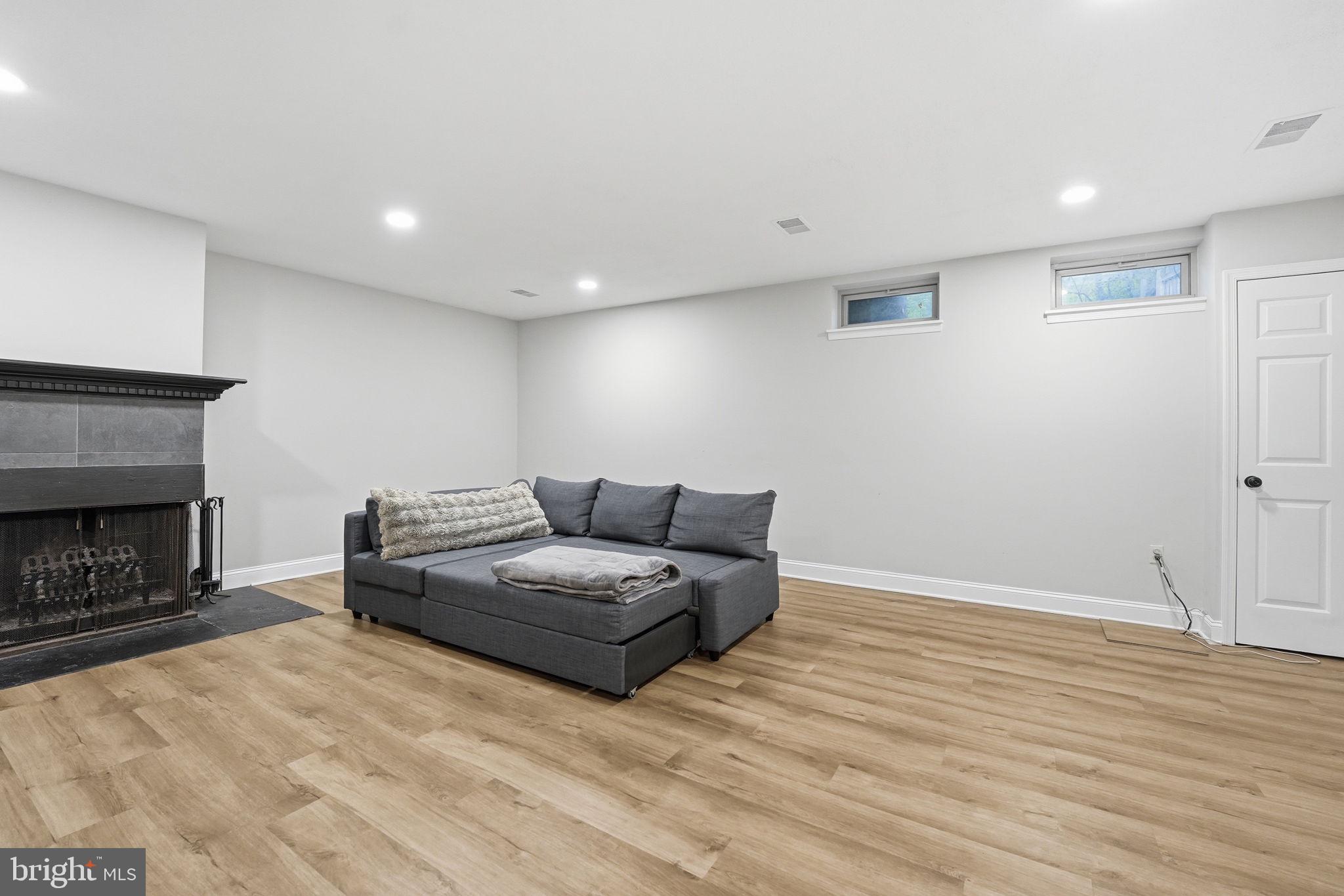 WOODLYNNE COMMUNITY - Residential