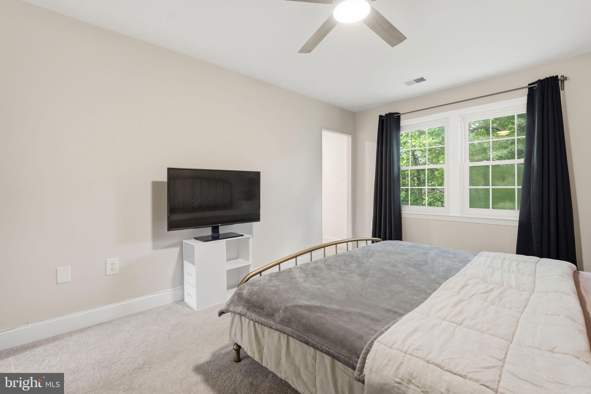 WOODLYNNE COMMUNITY - Residential
