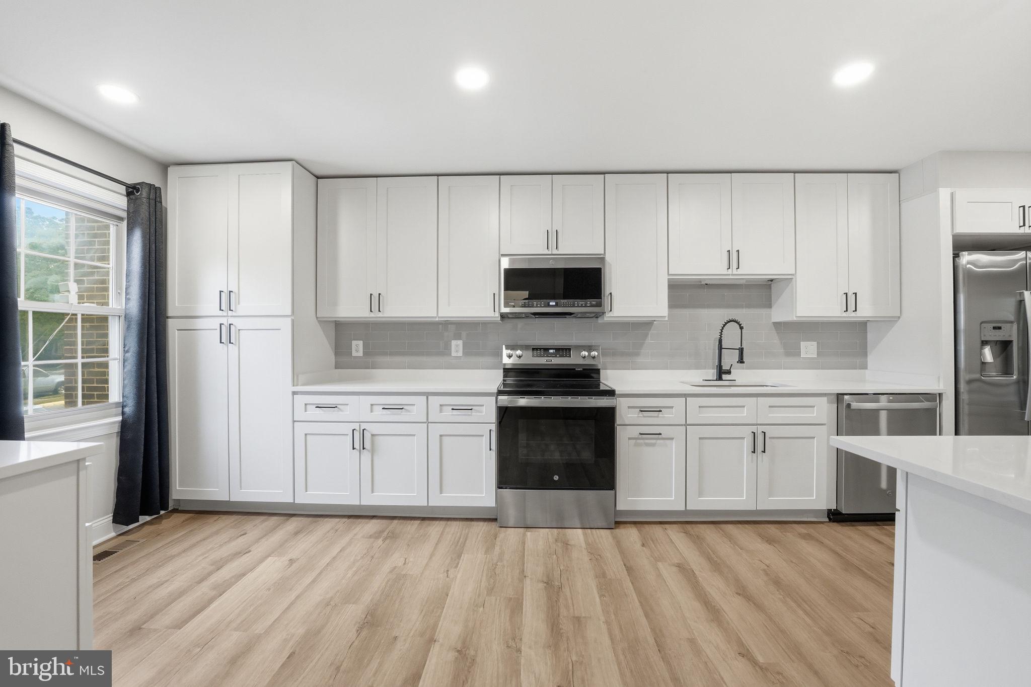 WOODLYNNE COMMUNITY - Residential