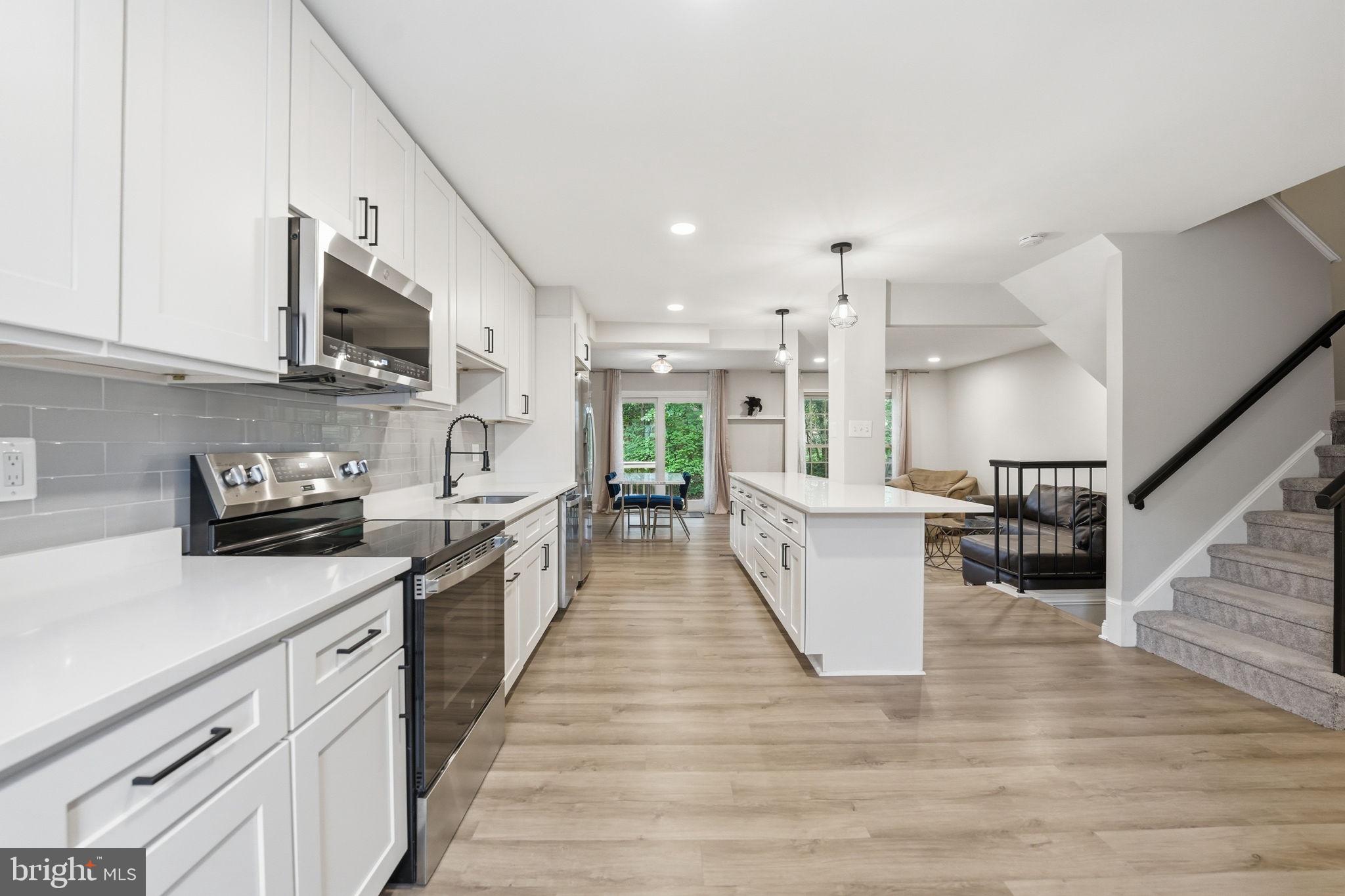 WOODLYNNE COMMUNITY - Residential