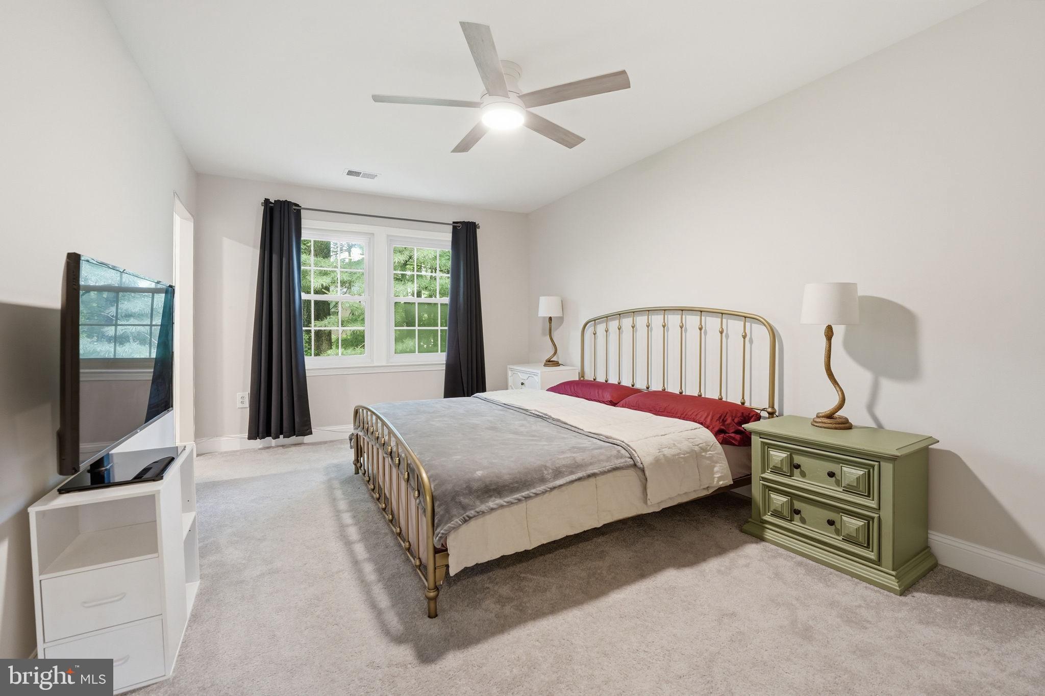 WOODLYNNE COMMUNITY - Residential