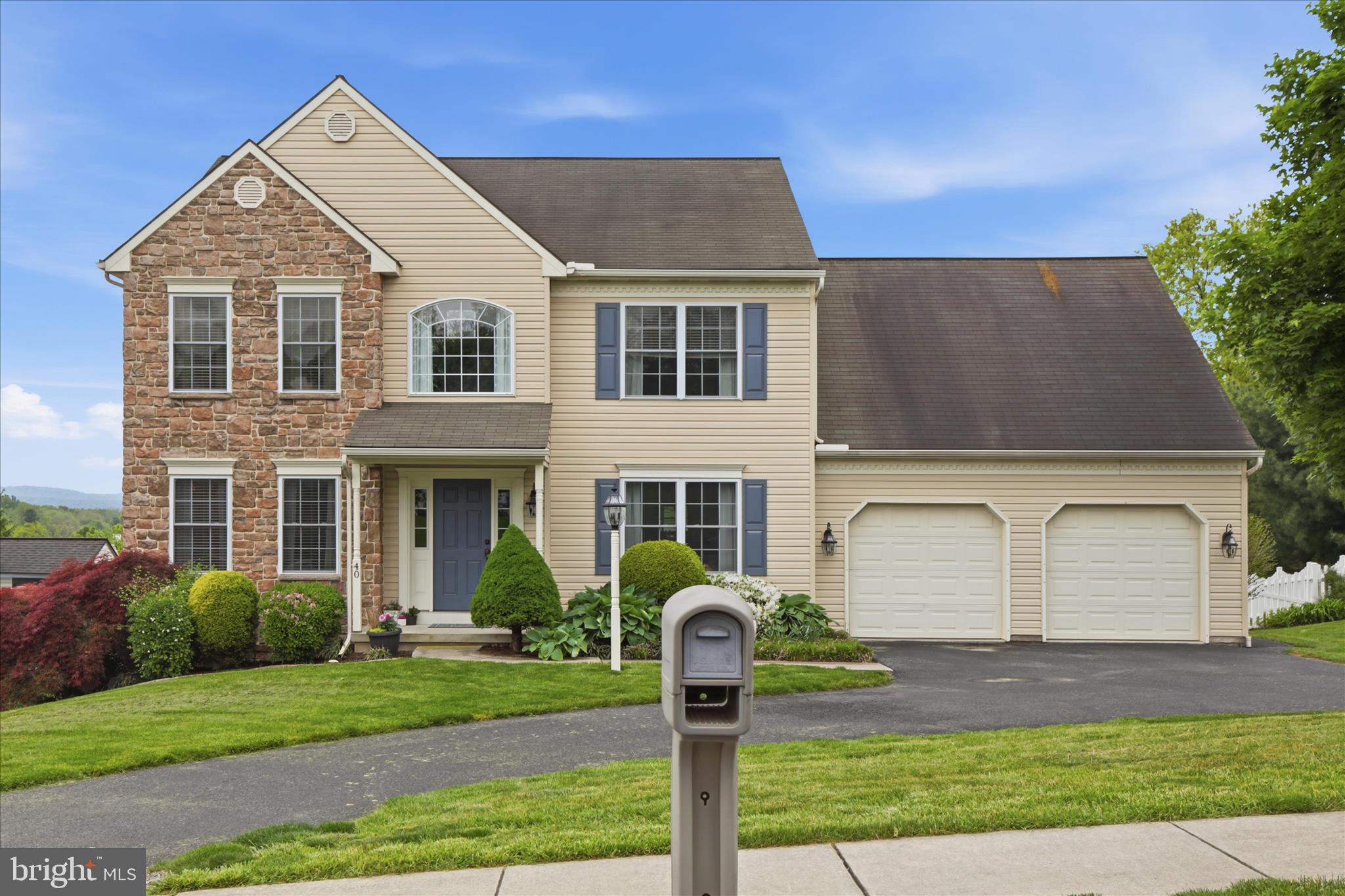 40 HUNTER DRIVE