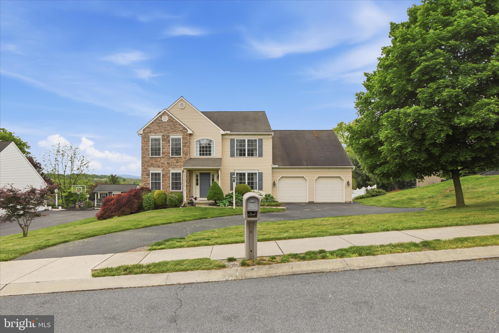 STONEMILL ACRES - Residential