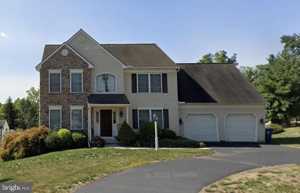 Photo of 40 Hunter Drive, ELIZABETHTOWN, PA 17022 (MLS # PALA2087444)