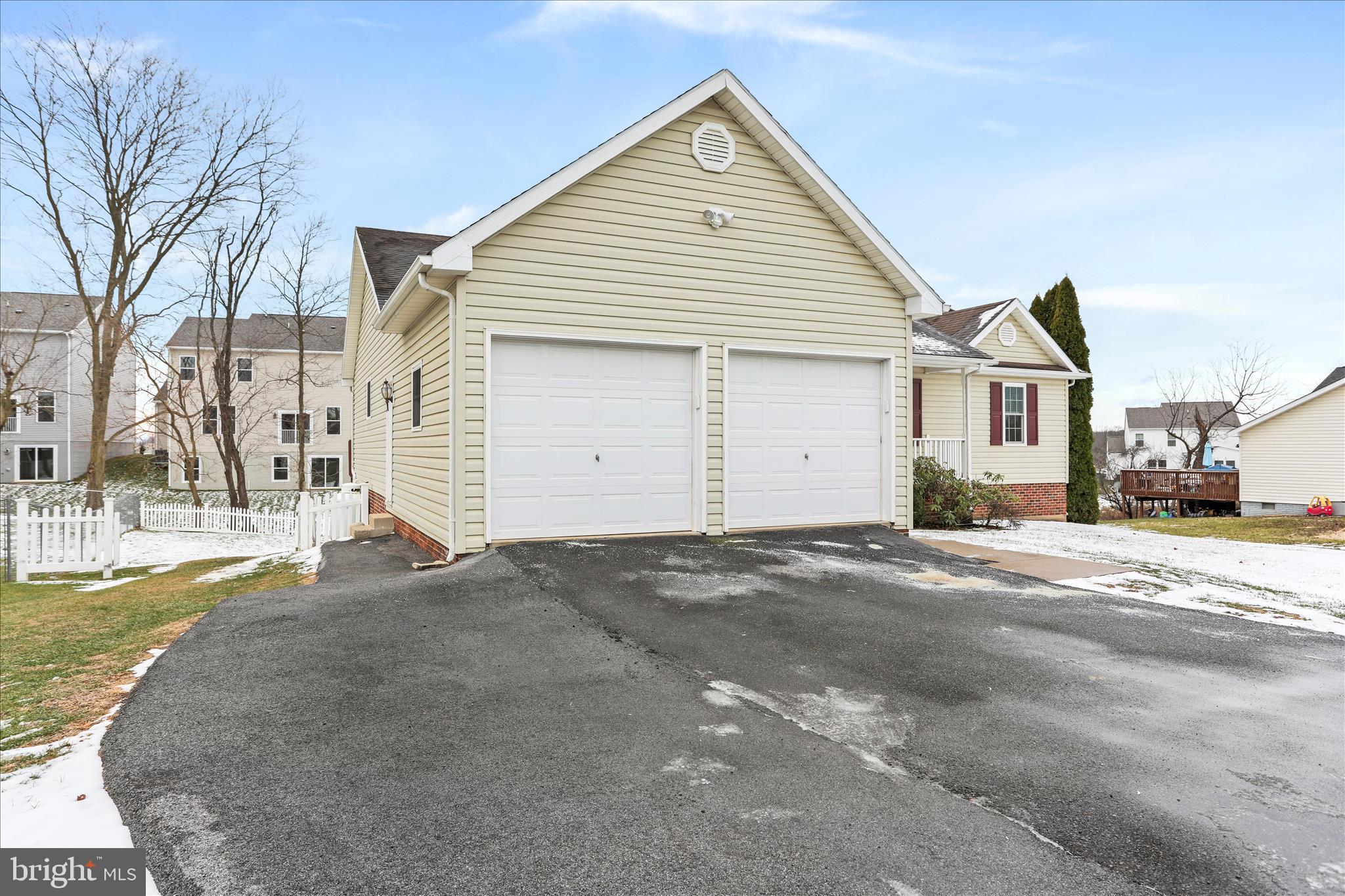 BRIAR RUN - Residential