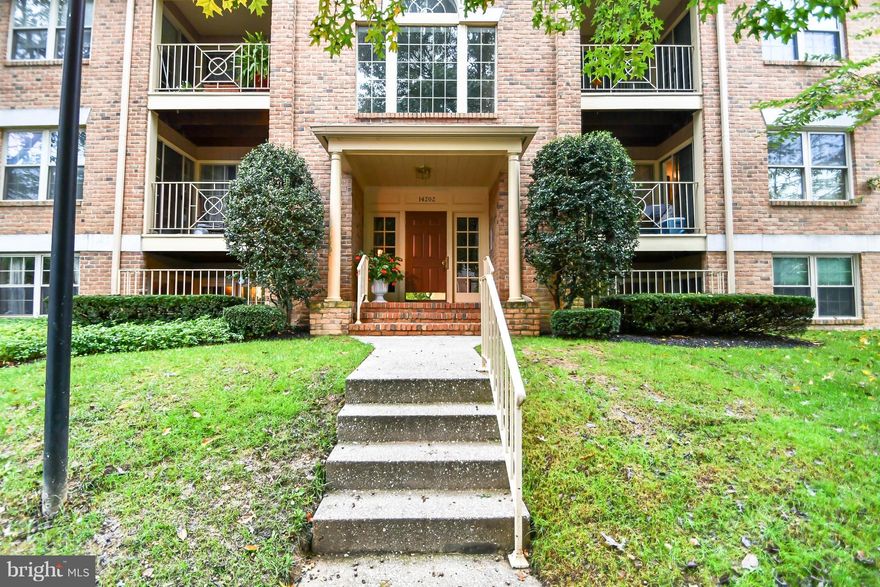 Welcome home! Easy living top level condo w/outstanding views! Enjoy eat in kitchen, with pantry & laundry room, Cathedral ceilings, cozy fireplace, updated baths, & large walk-in closet in Master Bedroom.  Sliders in kitchen & living room open up to large relaxing balcony. Conveniently located 5 minutes to Hunt Valley, 5 minutes to NCR  Hike and Bike Trail, 30 minutes to Downtown Baltimore.