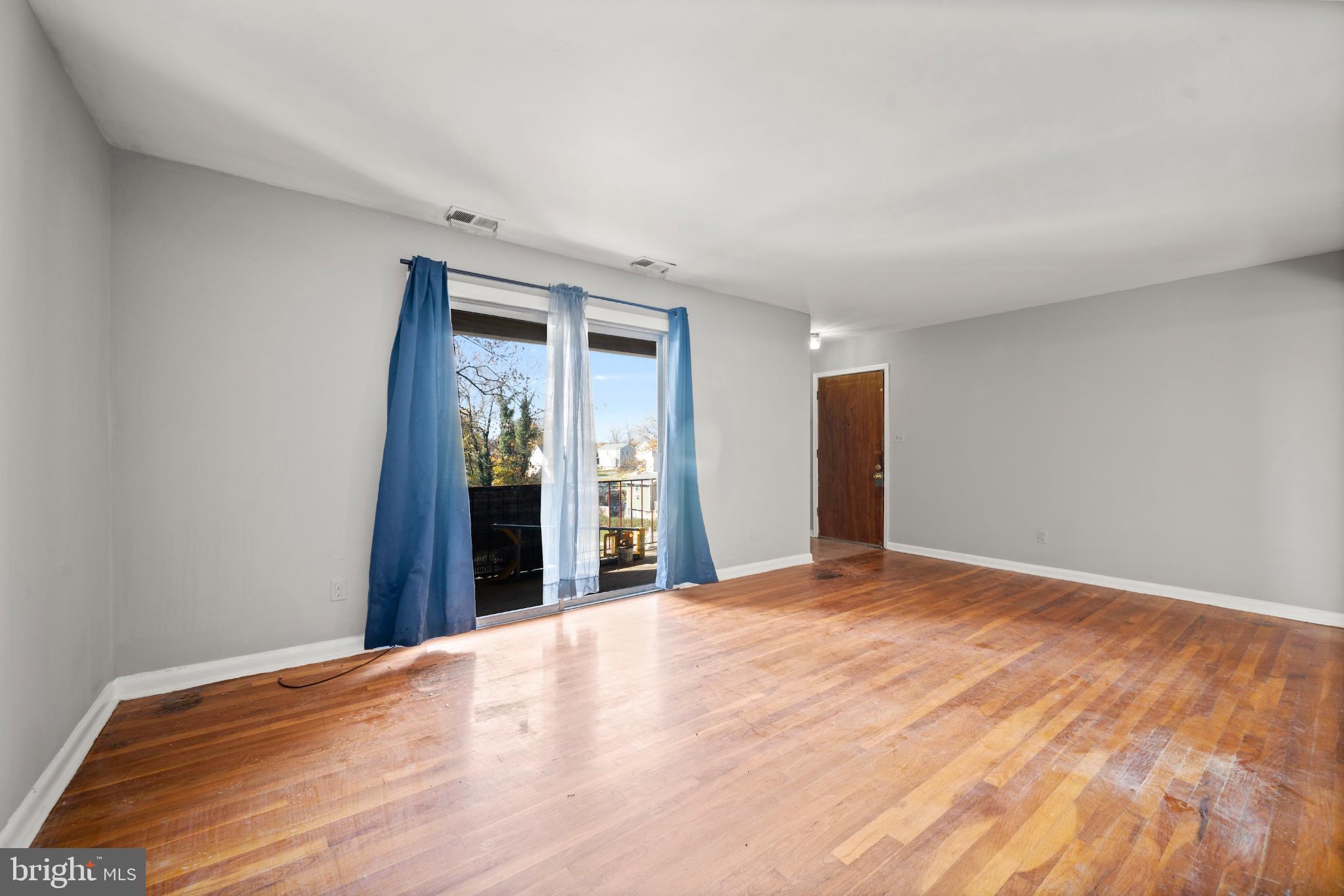 REISTERSTOWN STATION - Residential Lease