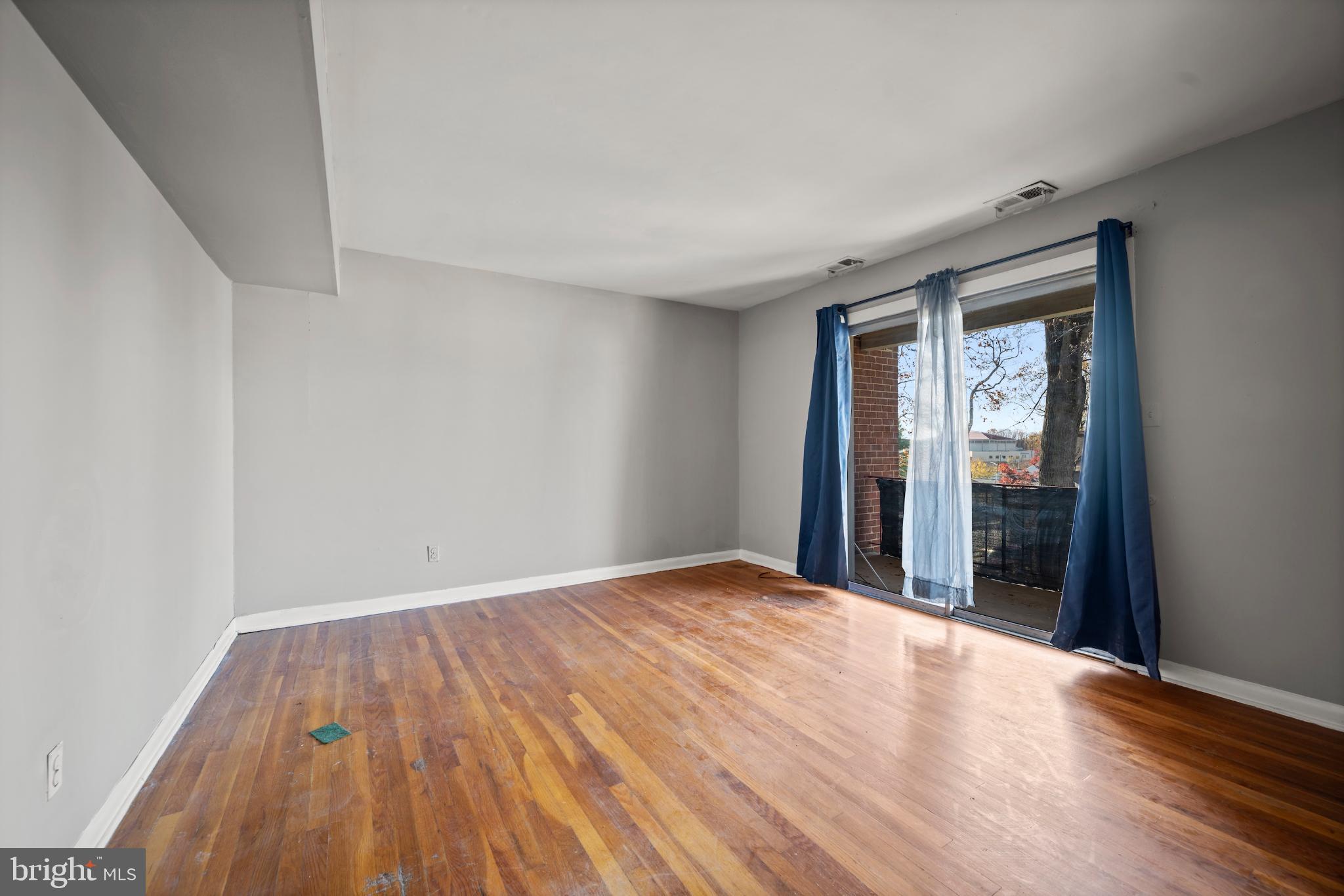 REISTERSTOWN STATION - Residential Lease