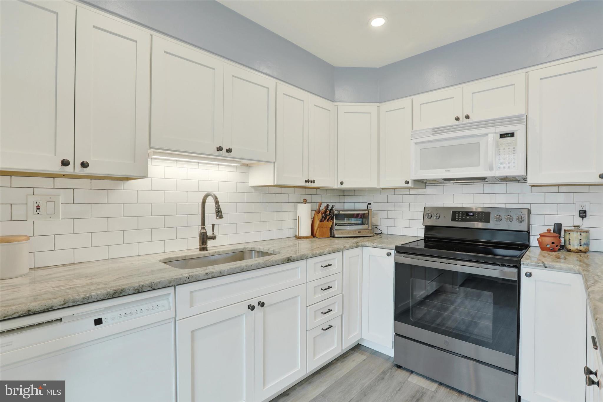 HEADLEY TRACE - Residential