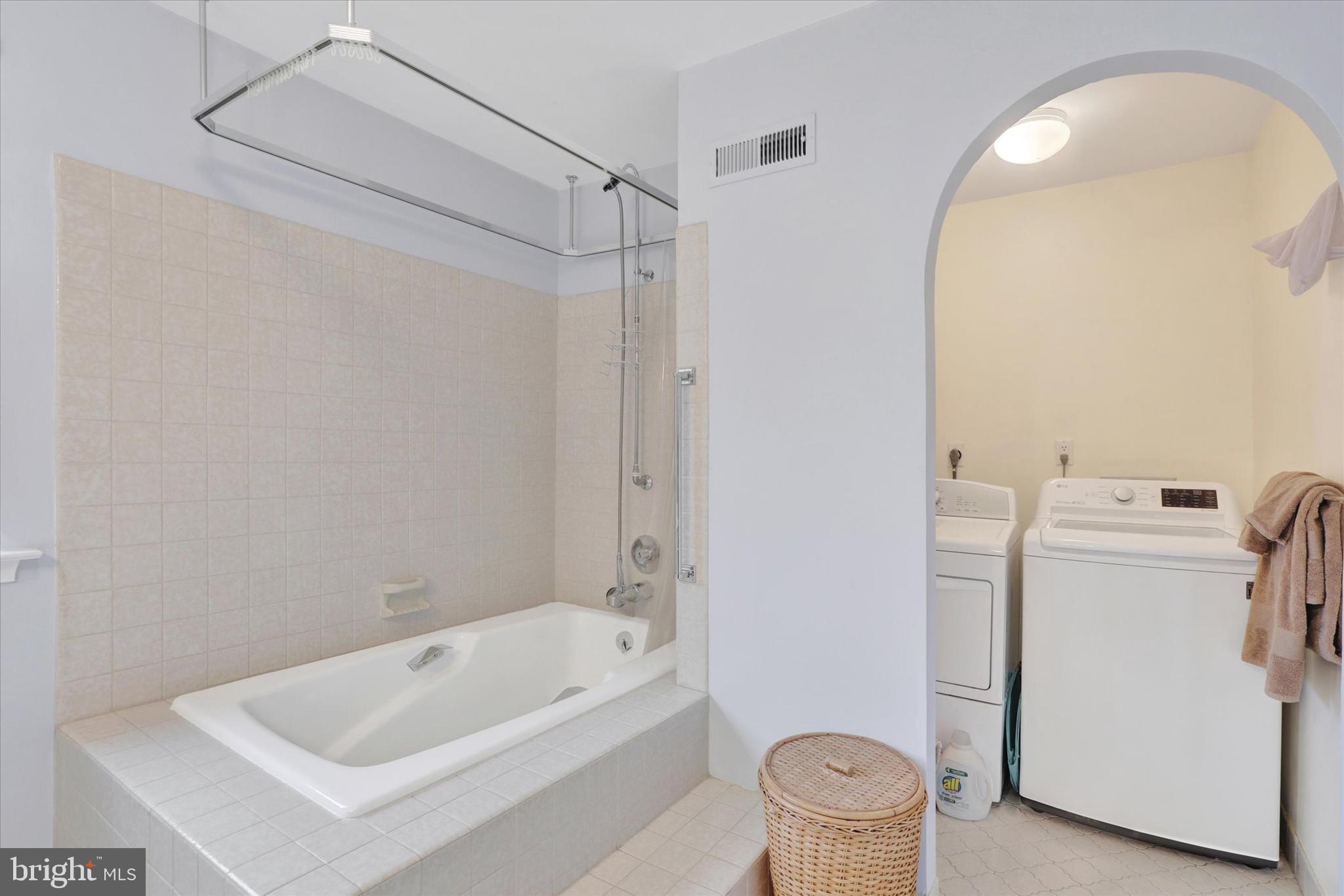 HEADLEY TRACE - Residential