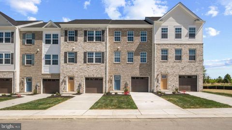 Townhouse For Sale - 7521 Silver Thread Way<br/> BRANDYWINE, MD 20613