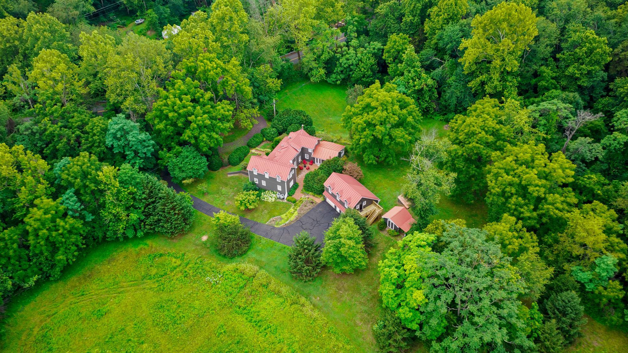 560 RICHMOND ROAD