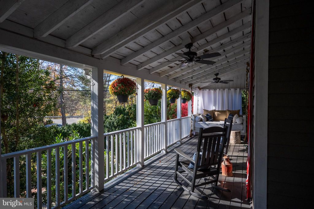Photo of 560 Richmond Road, AMISSVILLE, VA 20106 (MLS # VARP2002374)